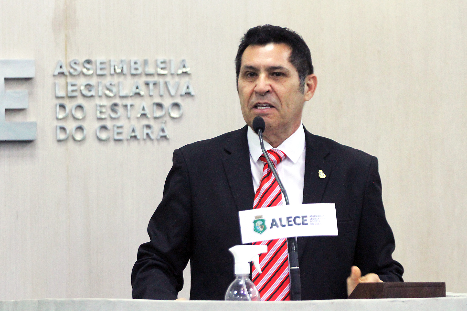 ALECE - De Assis Diniz relembra histórico na vida pública e diz como conduzirá seu mandato