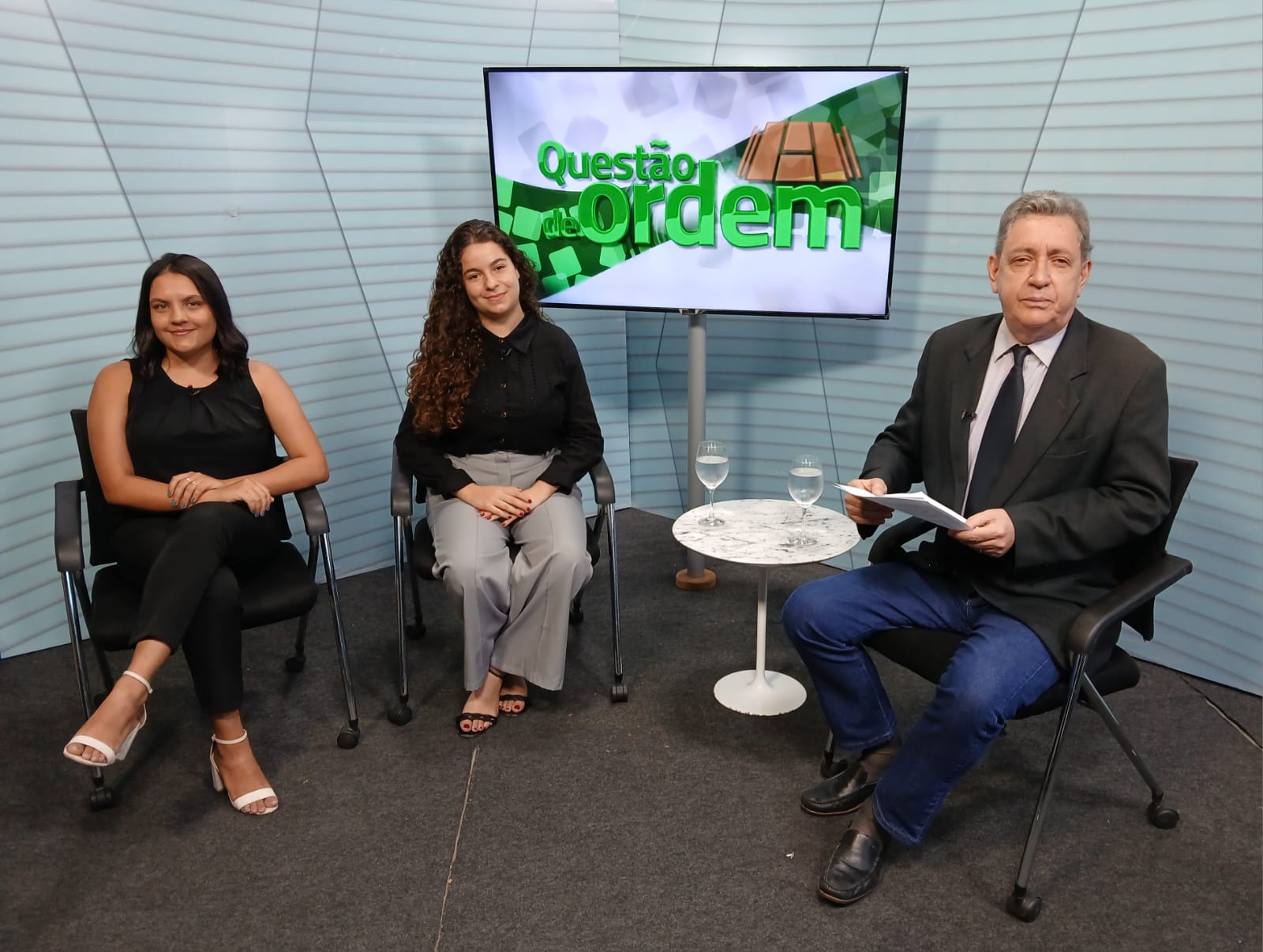 Vitorya Almeida, Tahis Berdine e jornalista Renato Abreu
