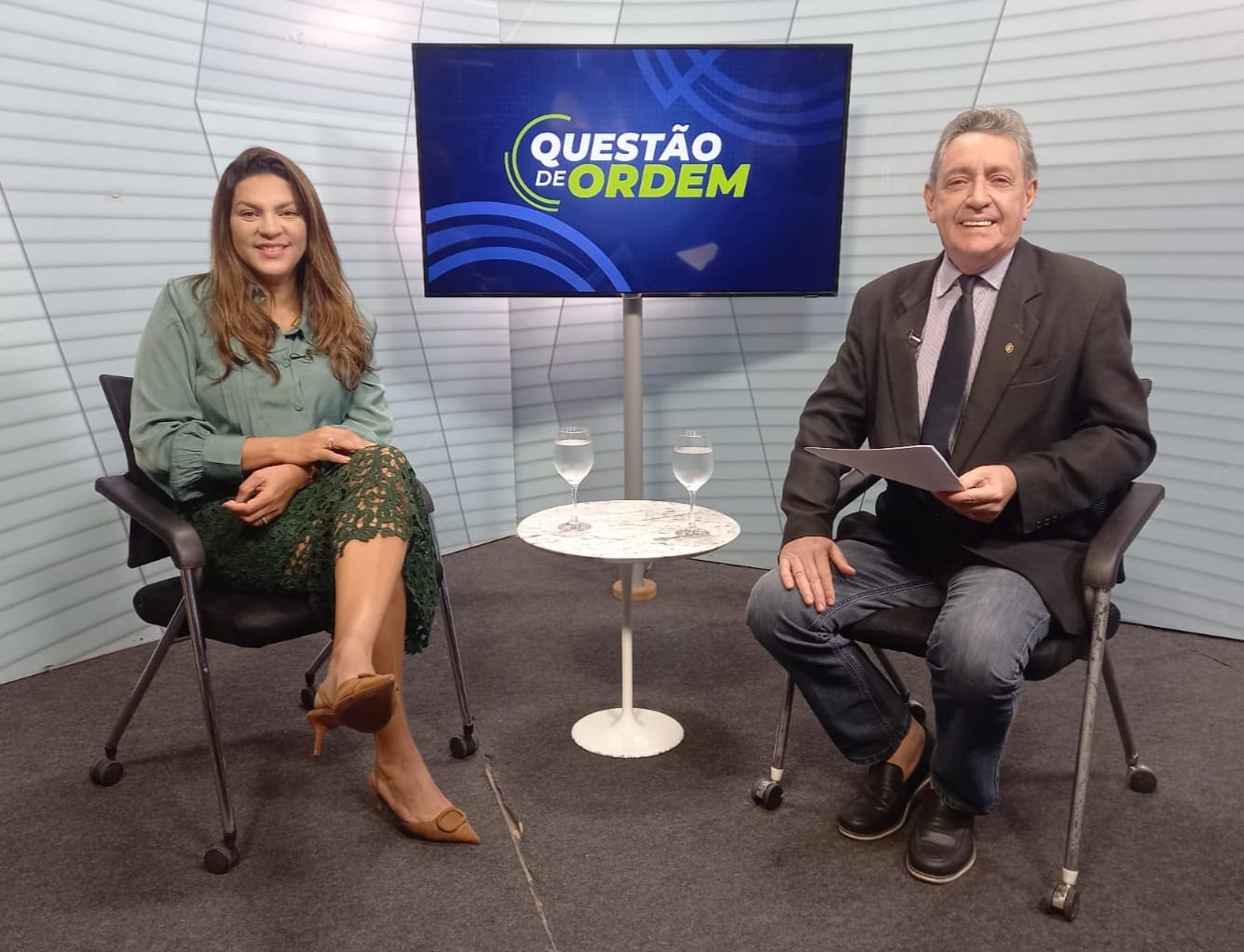 Secretária do Meio Ambiente e Mudança do Clima do Estado, Vilma Freire, e jornalista Renato Abreu