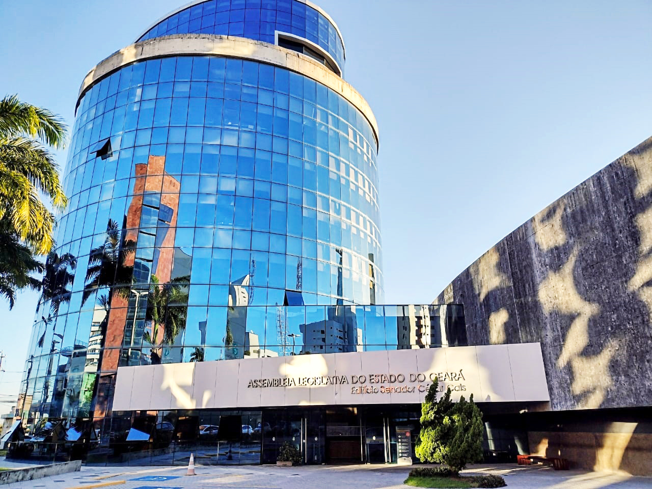 Fachado Edifício Senador César Cals (Anexo I da Alece)