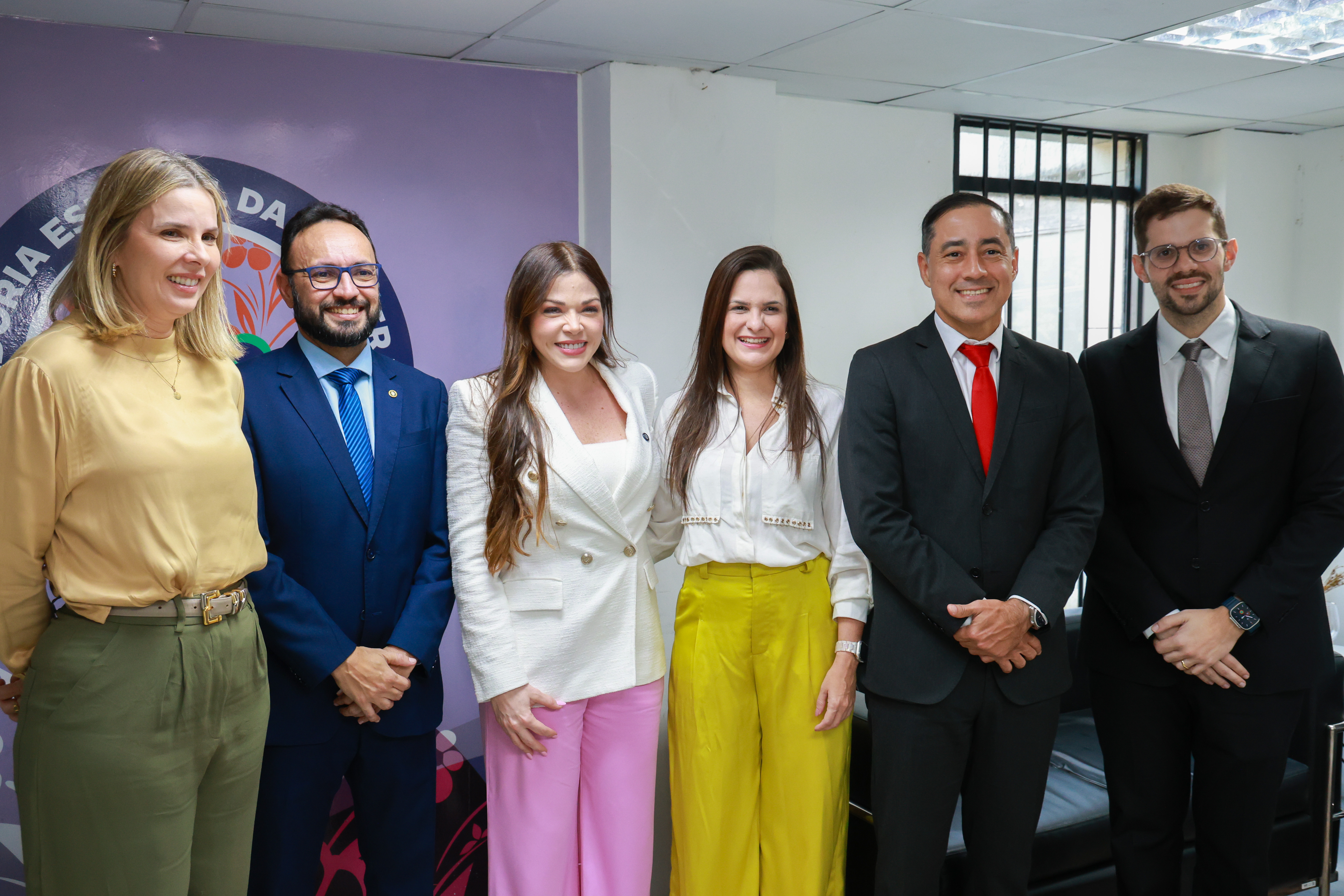Parcerias foram firmadas em evento na sede da Procuradoria Especial da Mulher da Alece