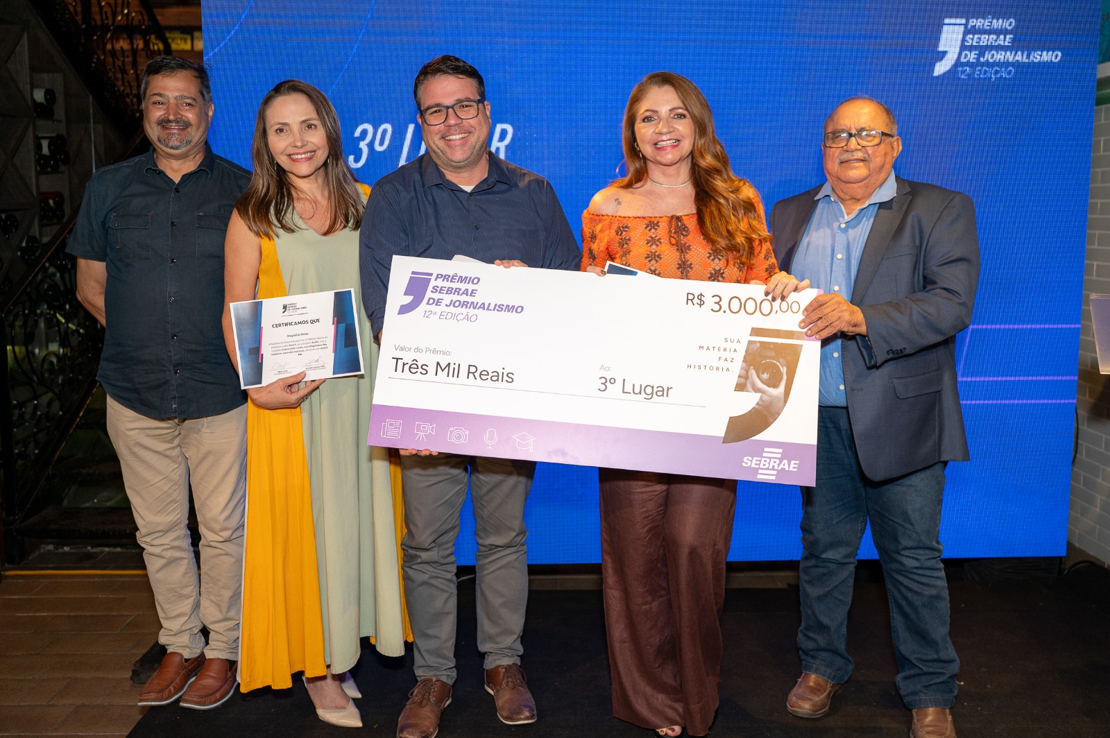 Equipe da Alece Fm durante premiação