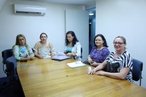 Dep.Mirian Sobreira recebe reivindicações de enfermeiros 