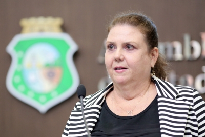 Dep. Fernanda Pessoa (PR)