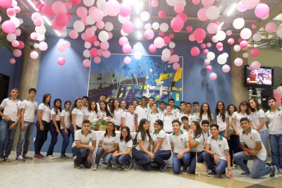 Alunos visitam a ALCE