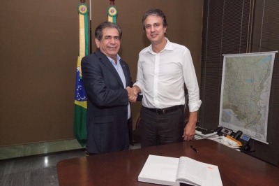 Zezinho Albuquerque assume interinamente Governo do Estado