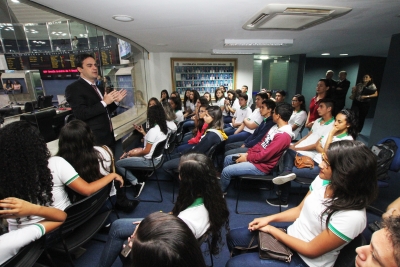 Estudantes da Escola Estadual de Ensino Profissional Pedro de Queiroz Lima participam do projeto O Parlamento e sua História