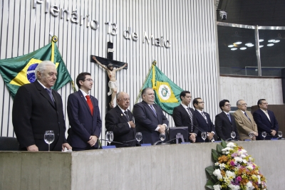 Sessão solene foi realizada no Plenário 13 de Maio
