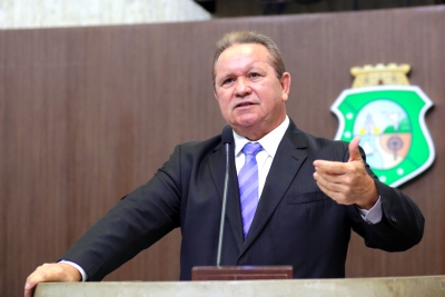 Deputado Roberto Mesquita