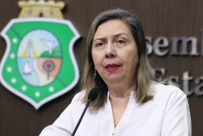 Rachel Marques pede apoio para regulamentar táxi intermunicipal