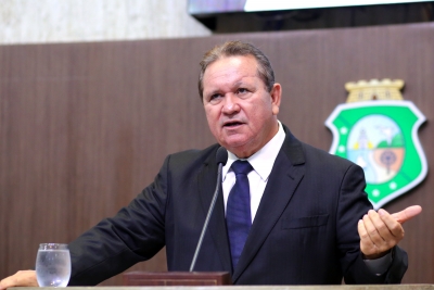 Deputado Roberto Mesquita