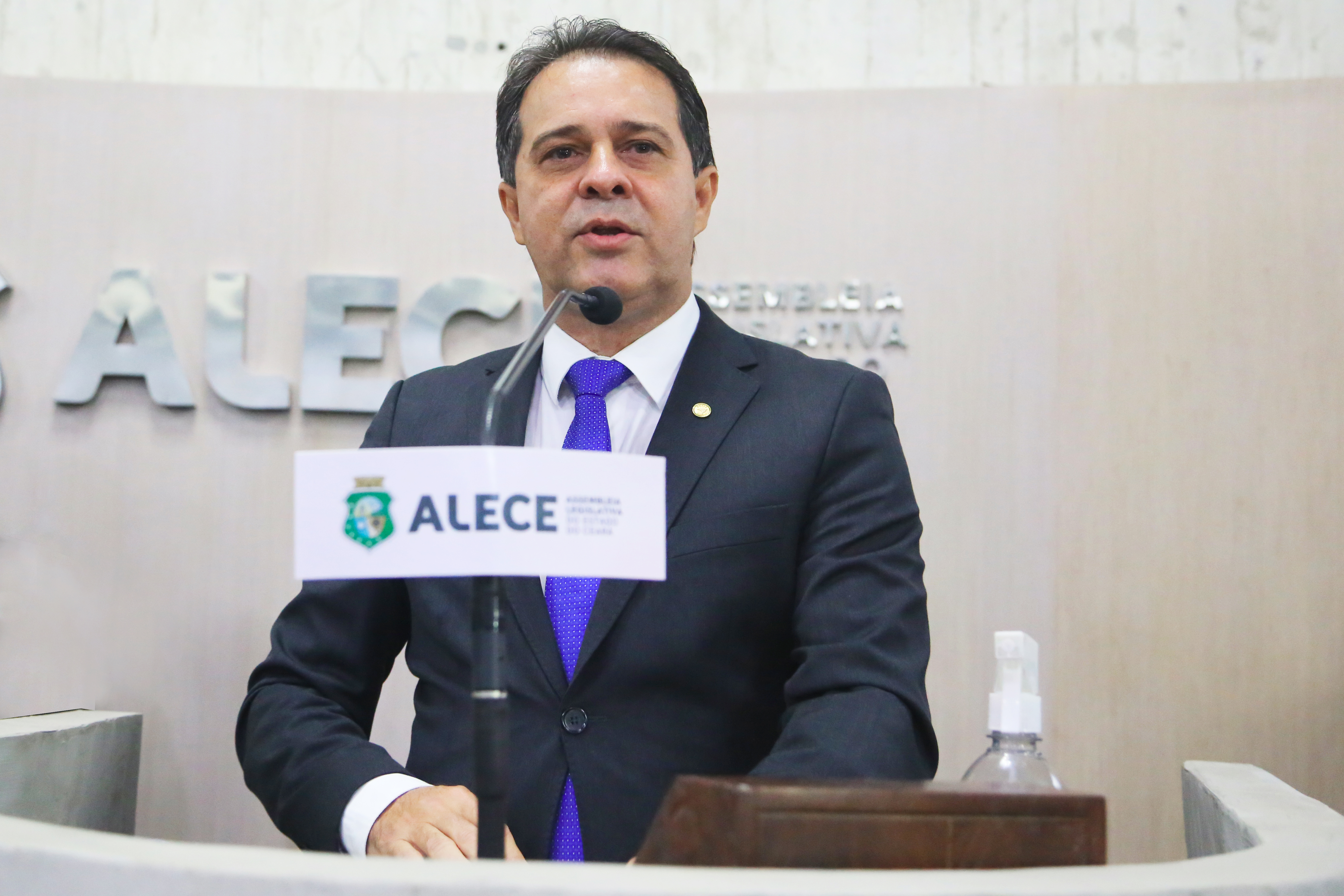 Deputado Evandro Leitão (PDT) é reconduzido à presidencia da Alece
