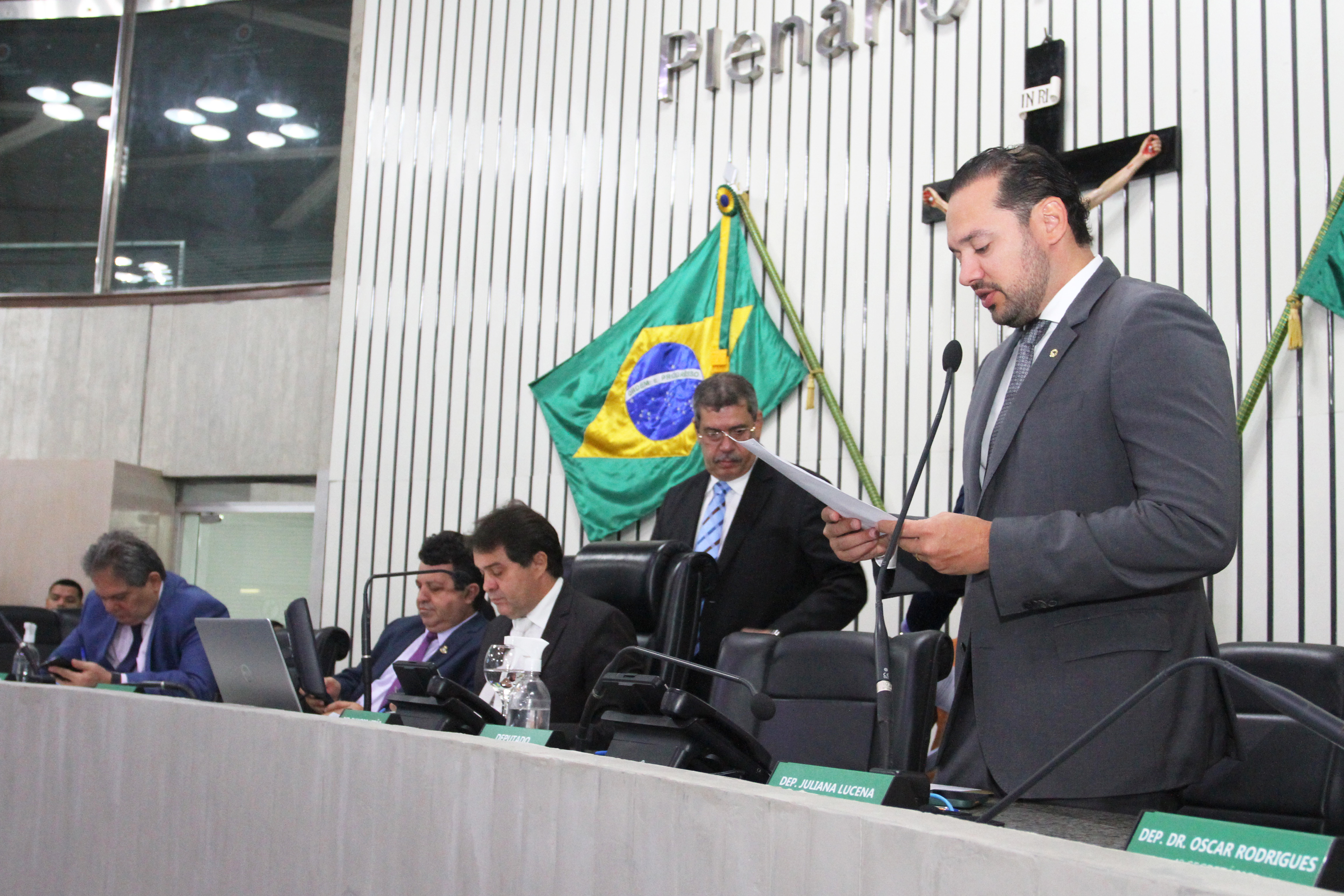 Votação realizada durante sessão legislativa desta quinta-feira