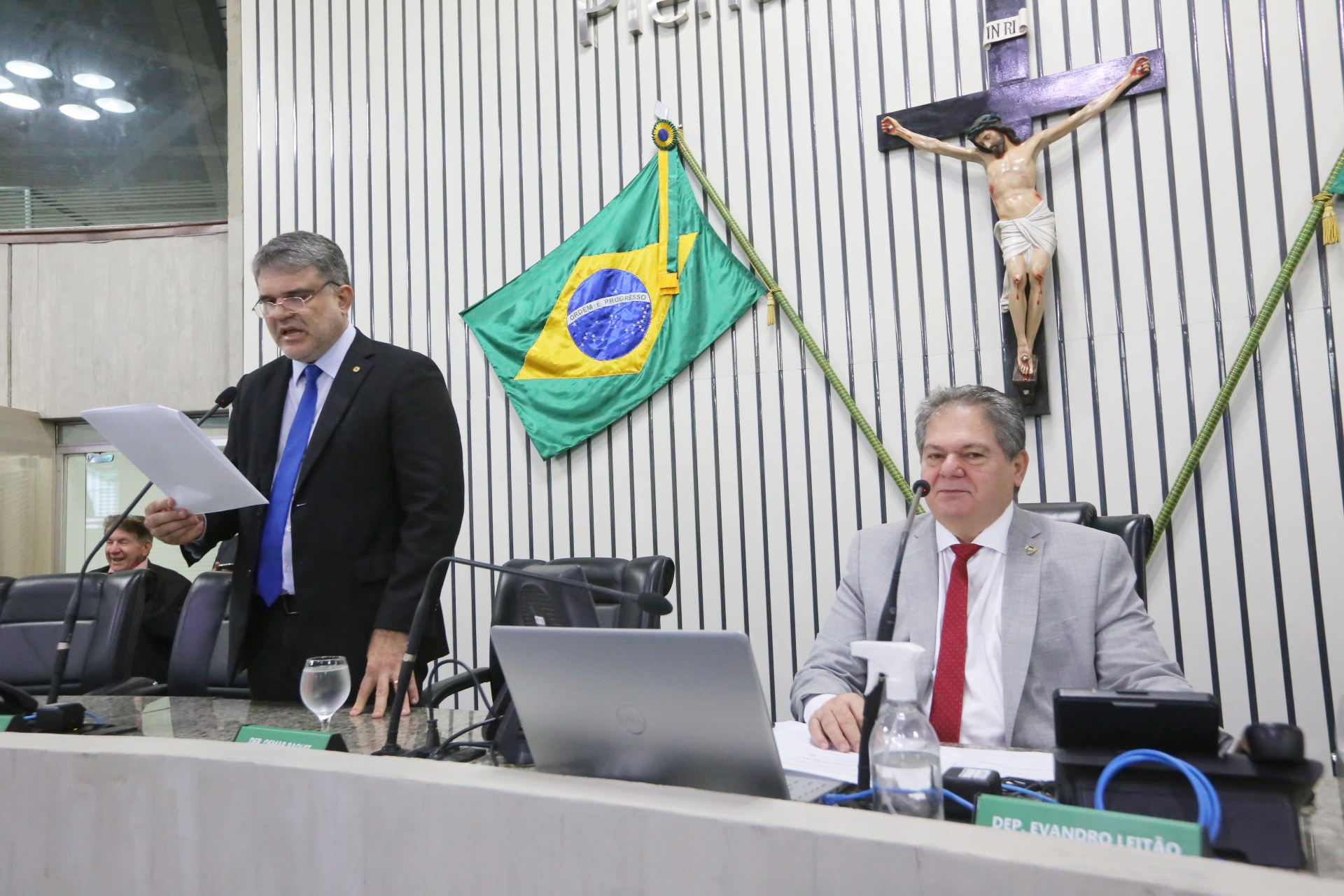 Leitura do expediente da sessão legislativa desta terça-feira