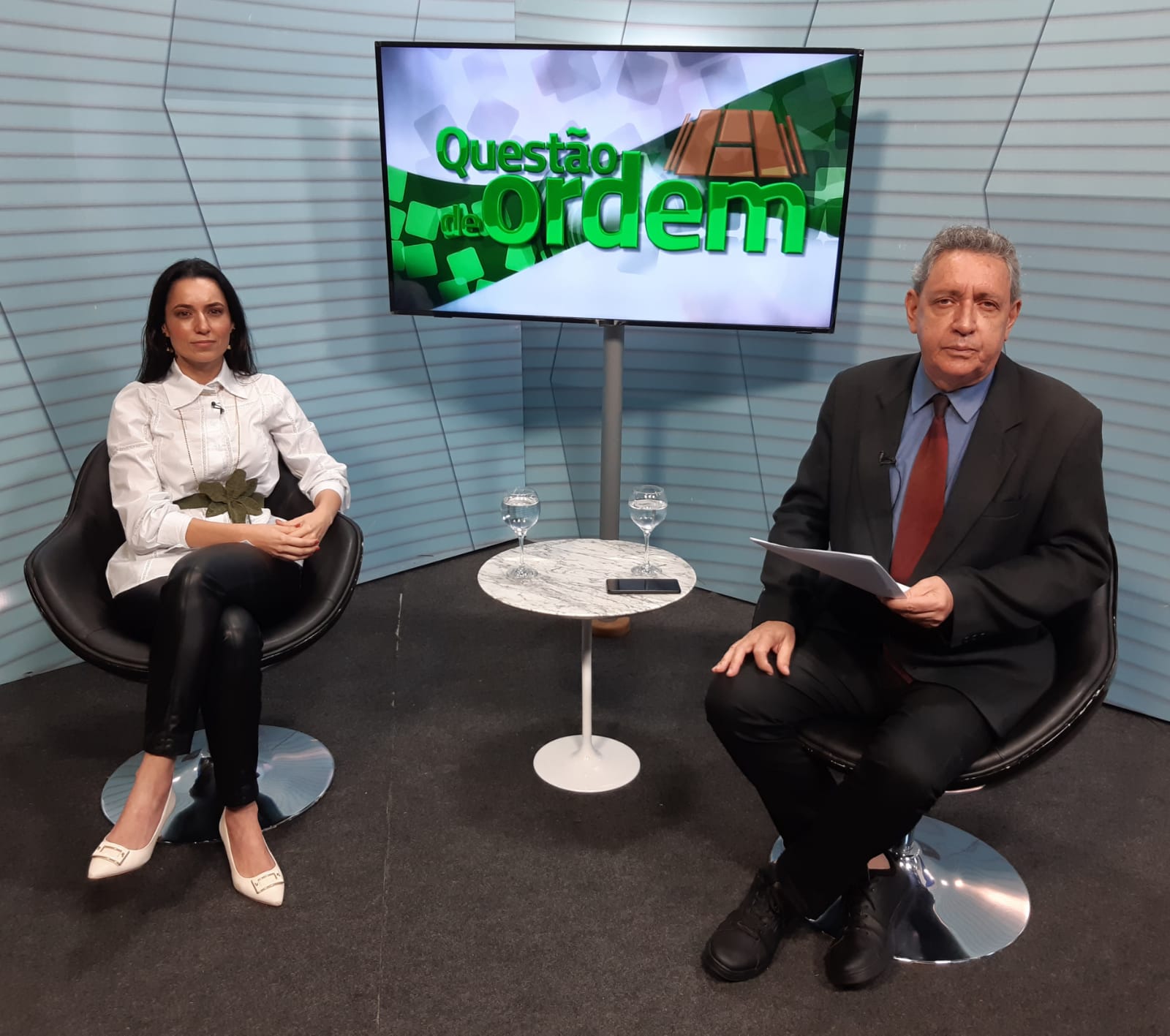 Médica Andreisa Bilhar e jornalista Renato Abreu
