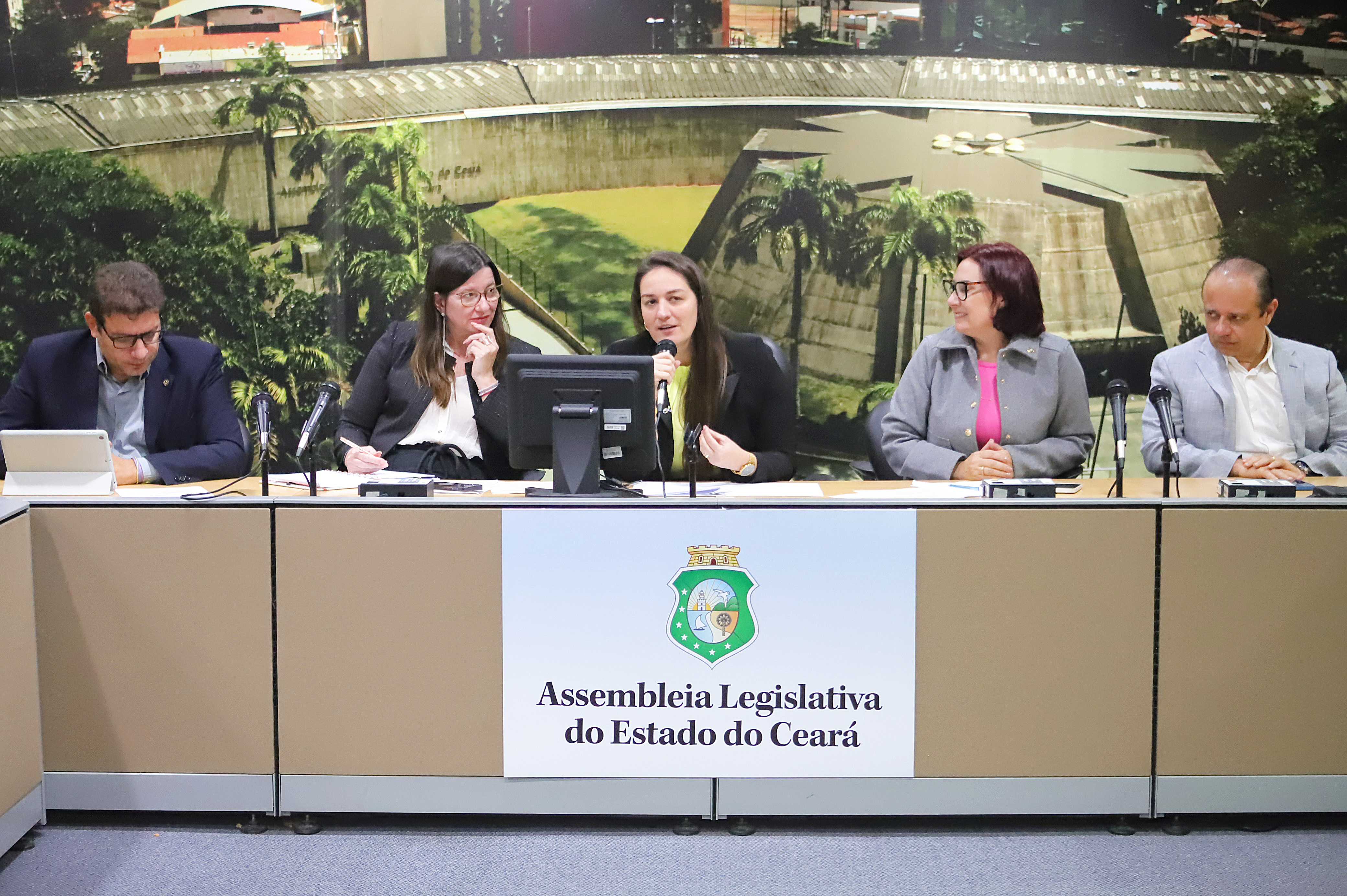 Comissões da Alece aprovam realização de audiências e visitas