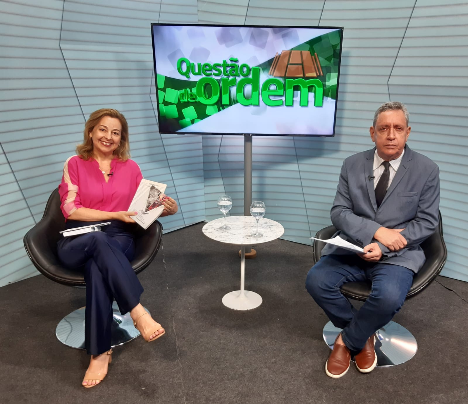 Coordenadora do programa Voluntariado da Alece, Leonice Holanda e jornalista Renato Abreu