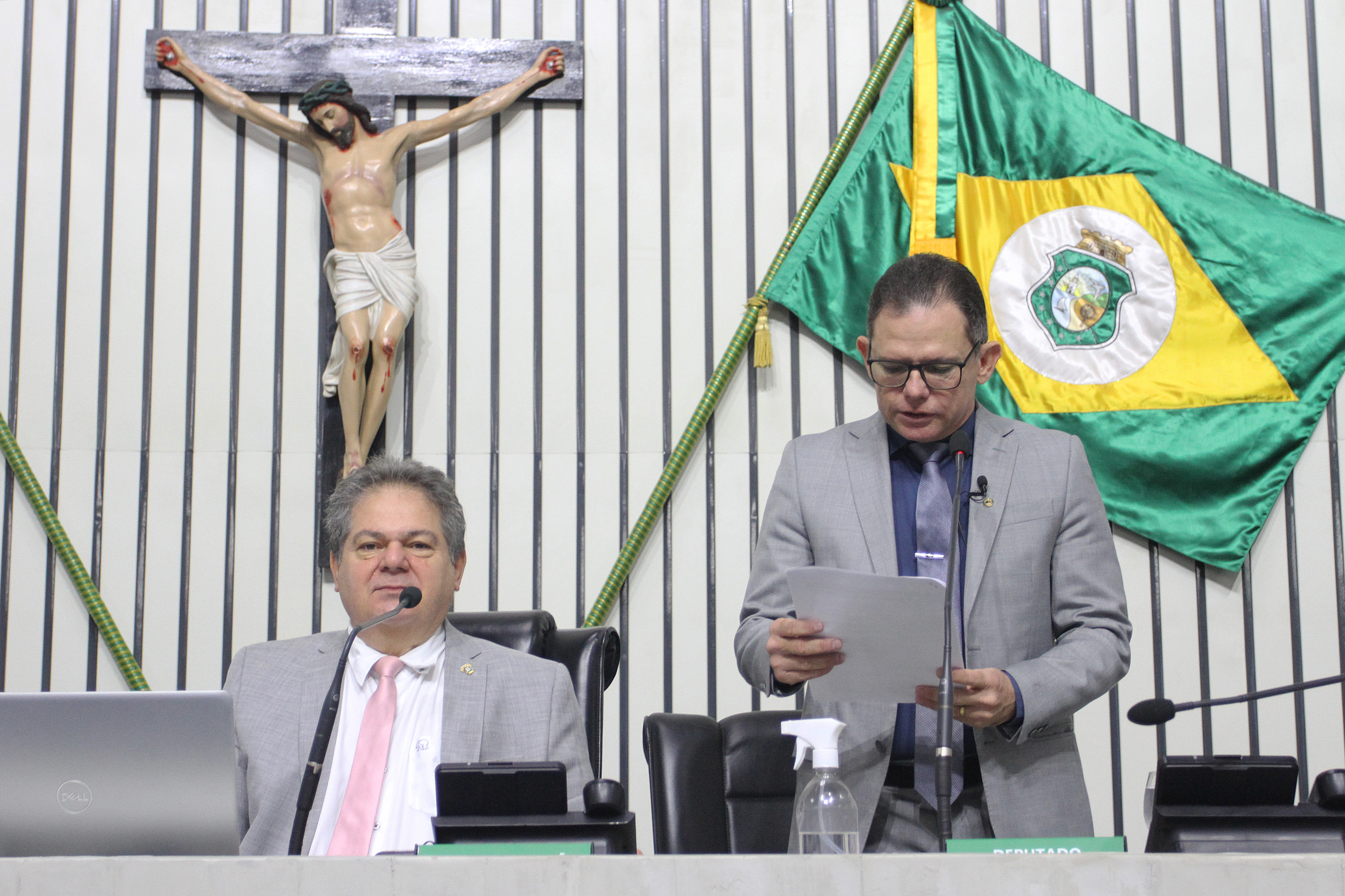 Leitura do expediente da sessão legislativa desta quinta-feira