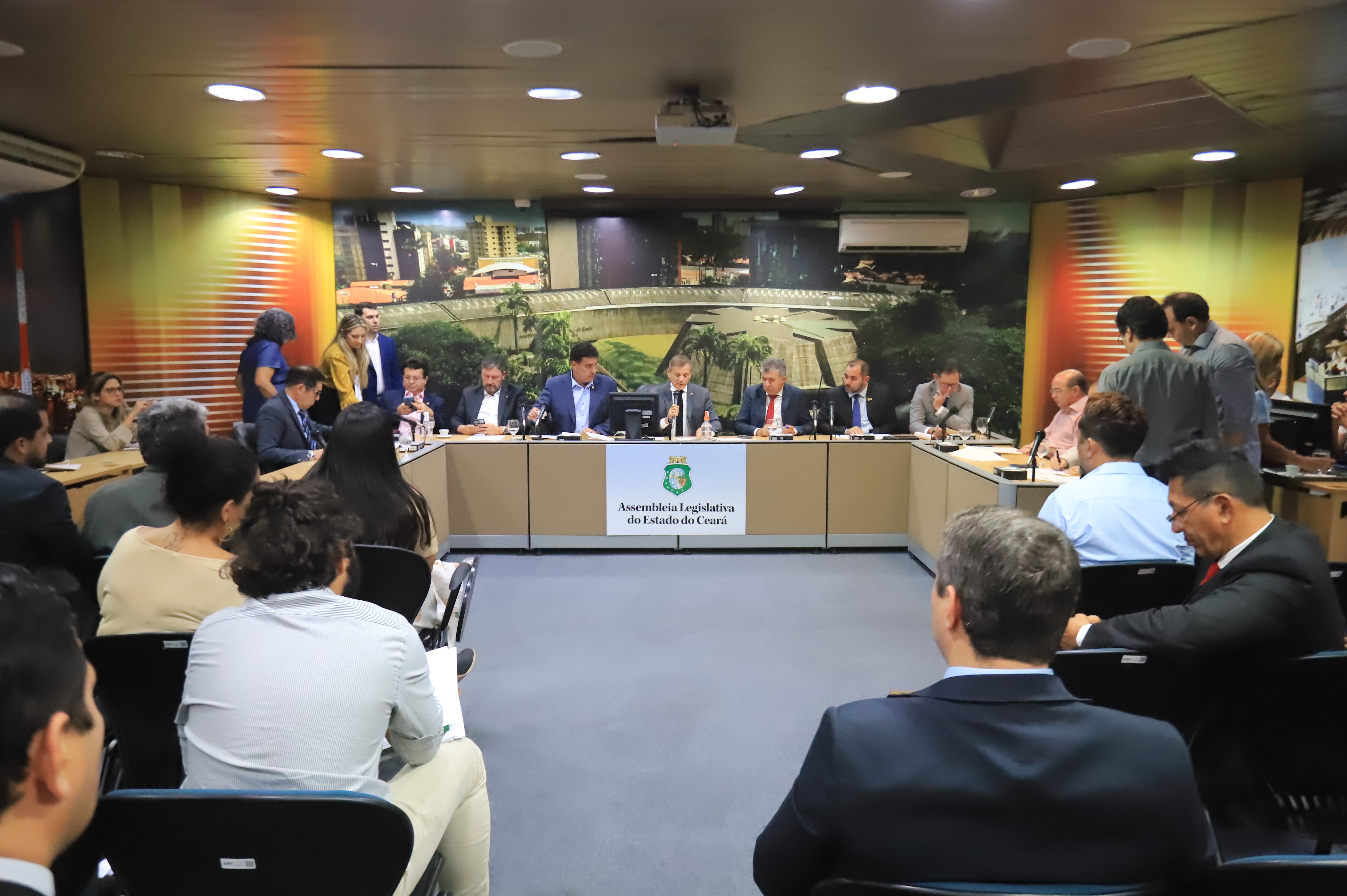 Comissões técnicas aprovam um projeto do Executivo e dois de deputados