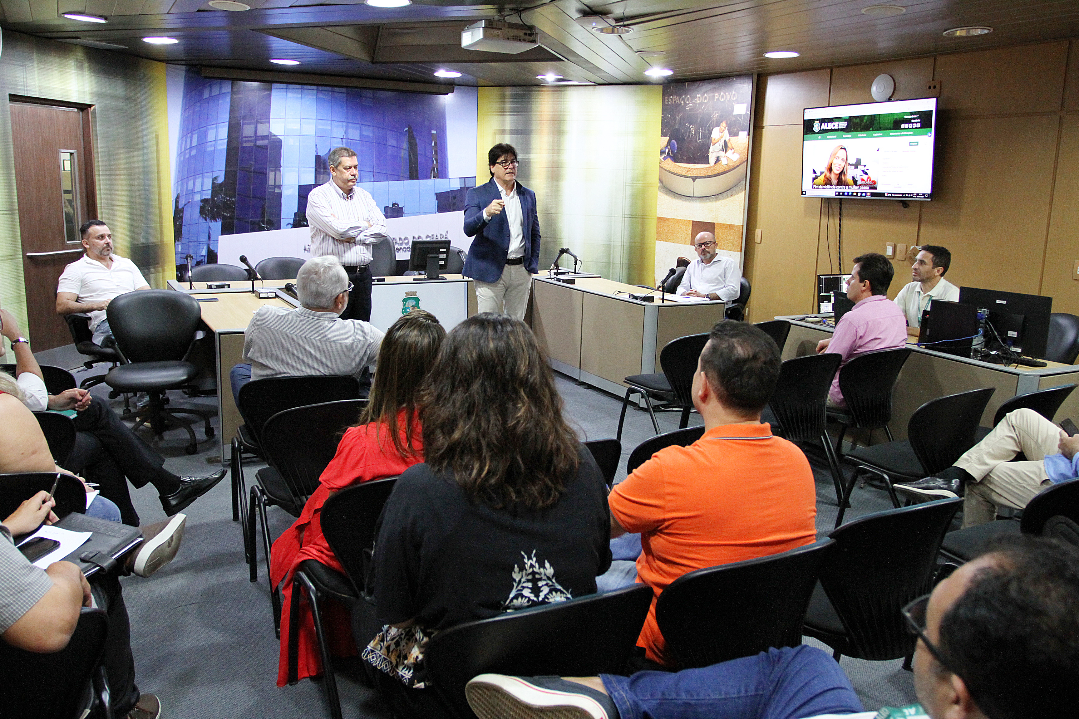 Alece ajusta Regimento Interno para facilitar inscrições de deputados