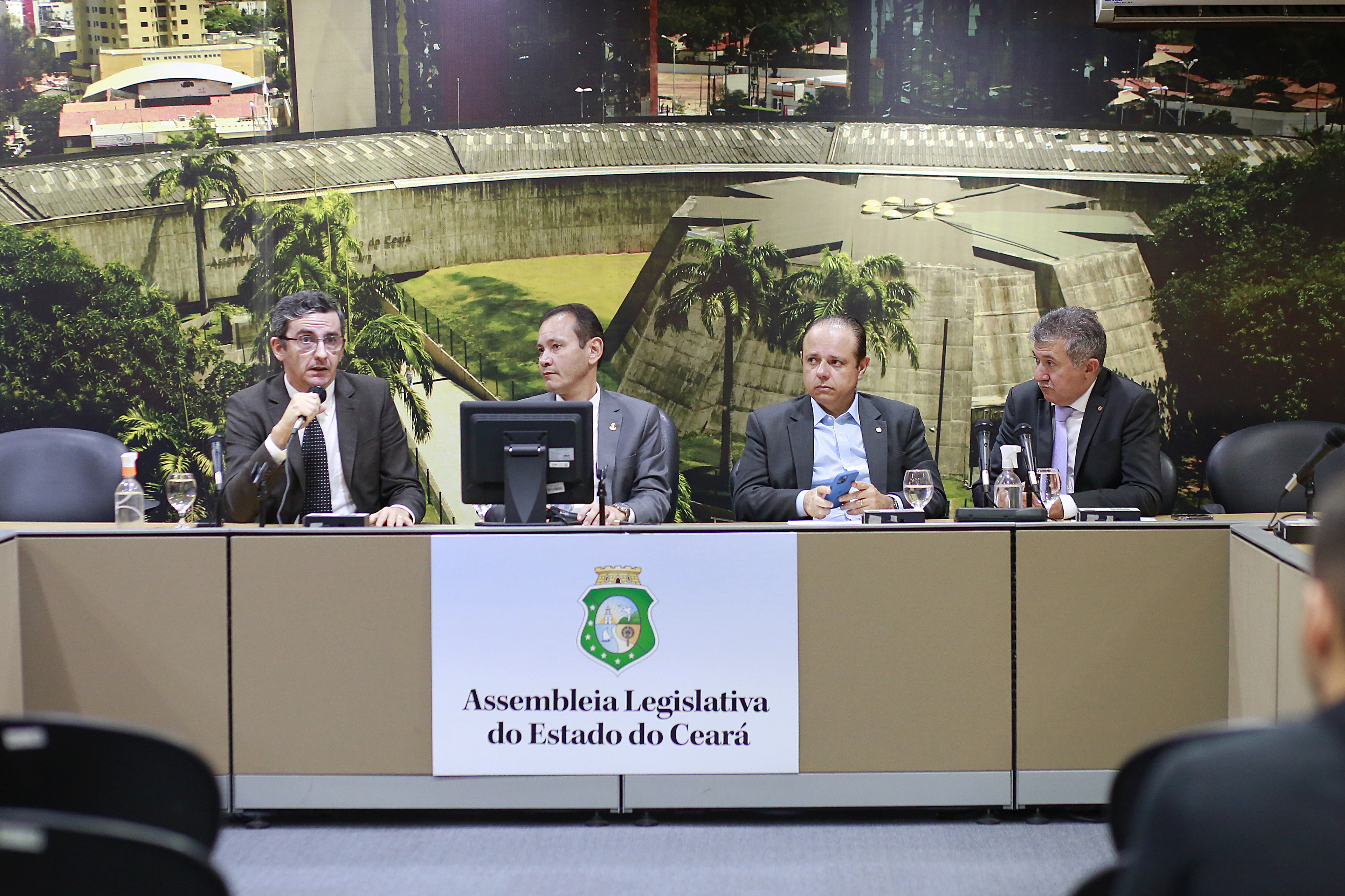 Presidente da Funceme, Eduardo Sávio Martins, apresenta dados sobre quadra chuvosa