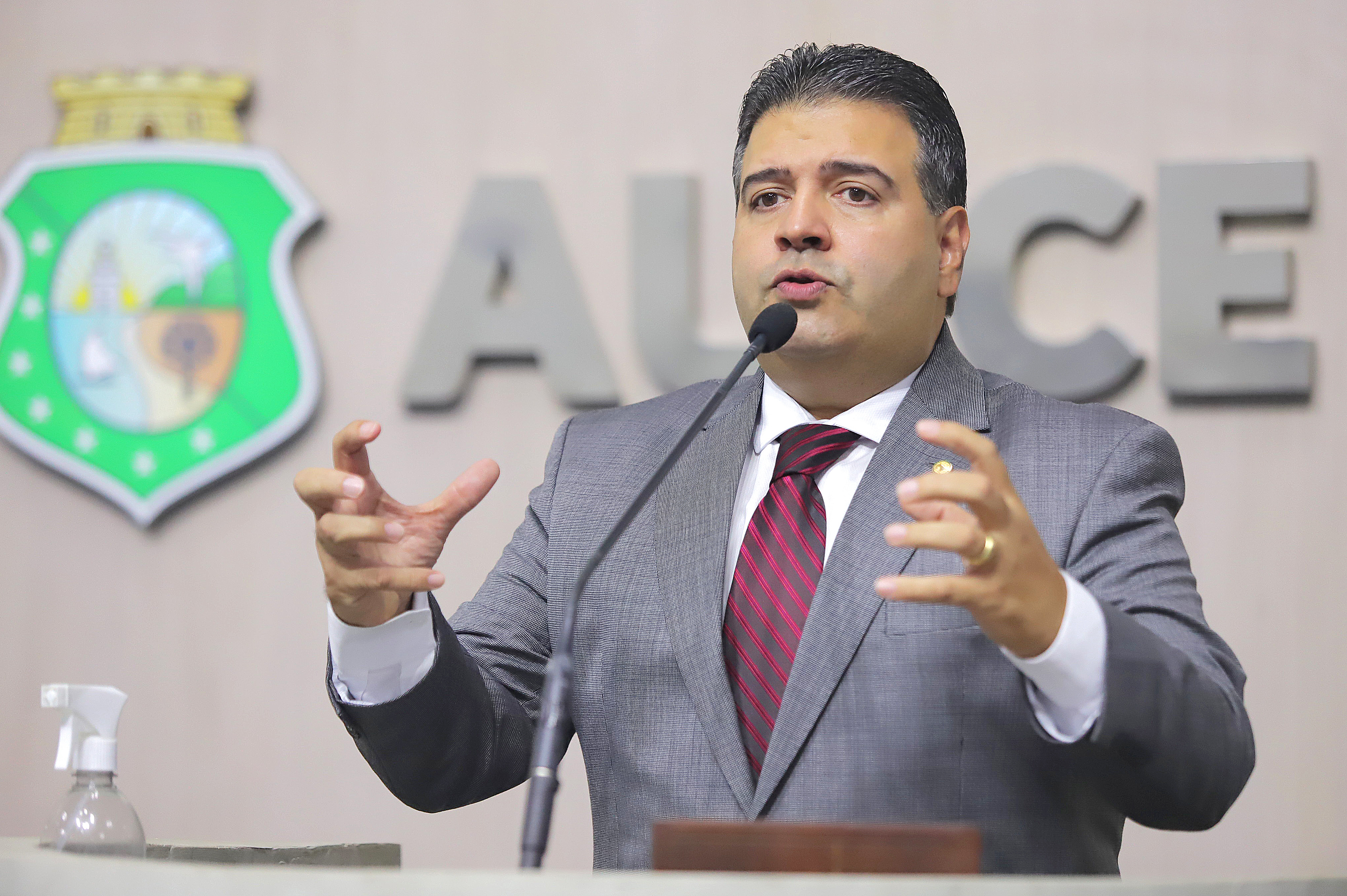 Felipe Mota cobra ajuda do Estado aos municípios atingidos pelas chuvas