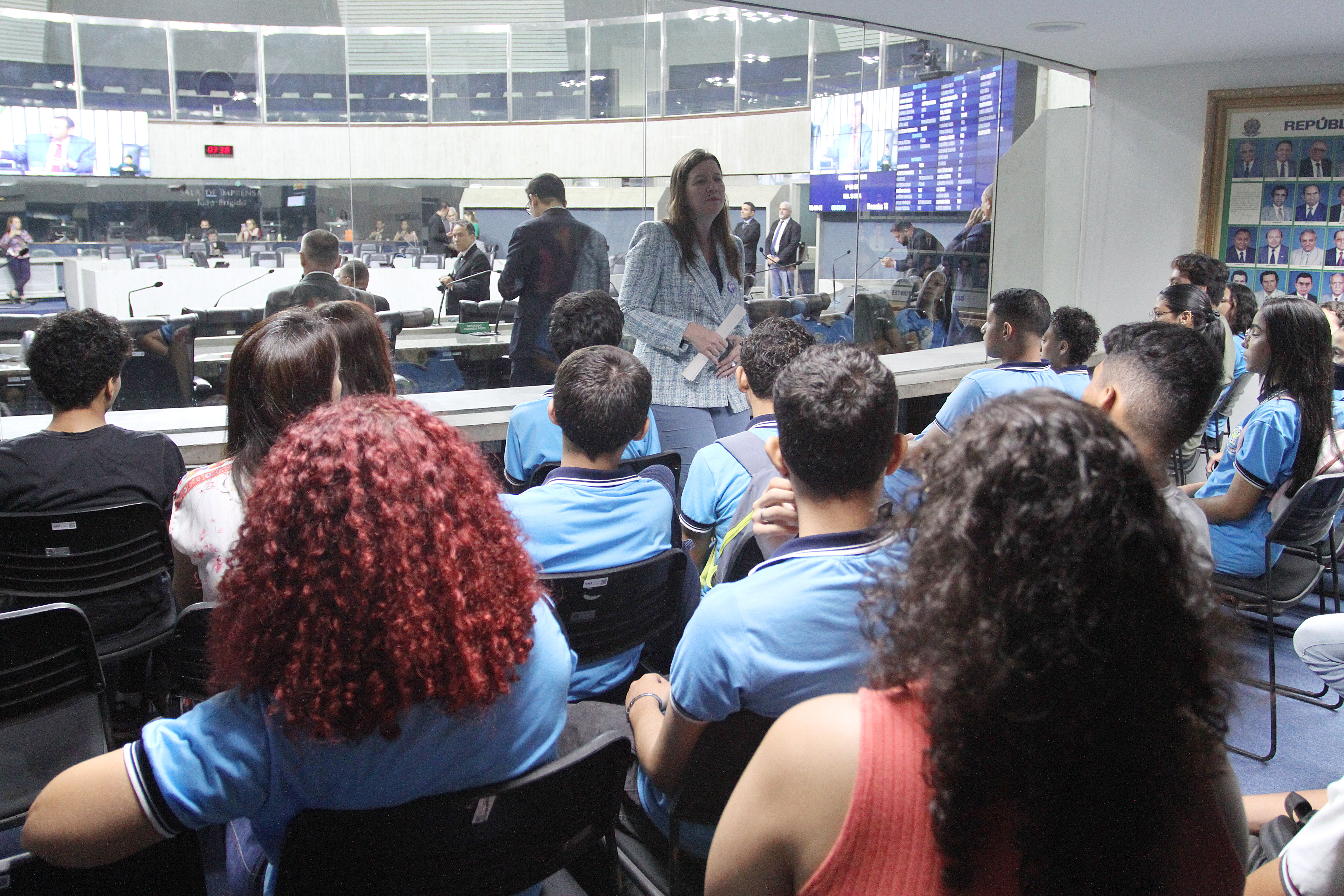 Assembleia recebe a visita de alunos da Escola Polivalente Modelo de Fortaleza