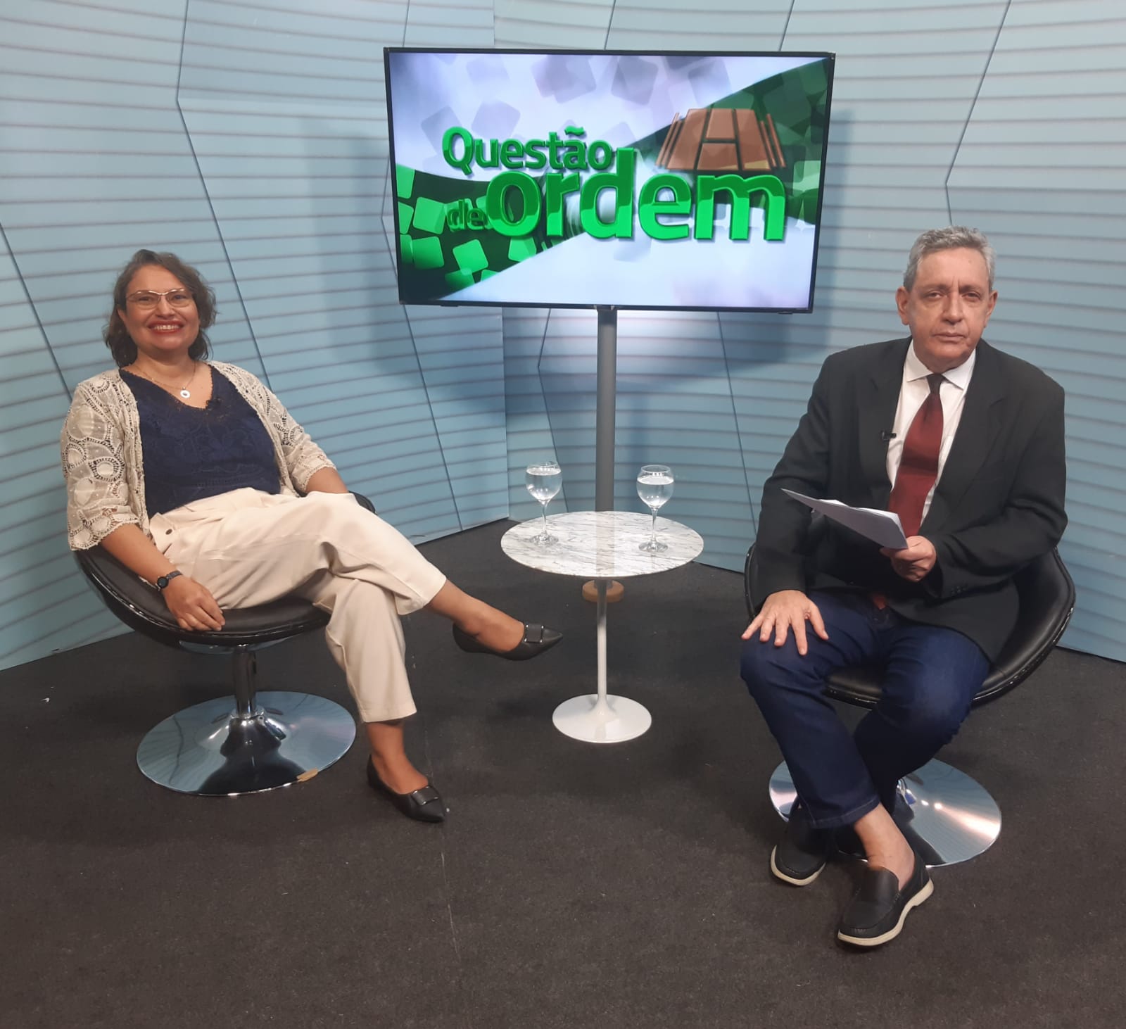 Falta de tempo e medo do silêncio e da solidão são temas do Questão de Ordem