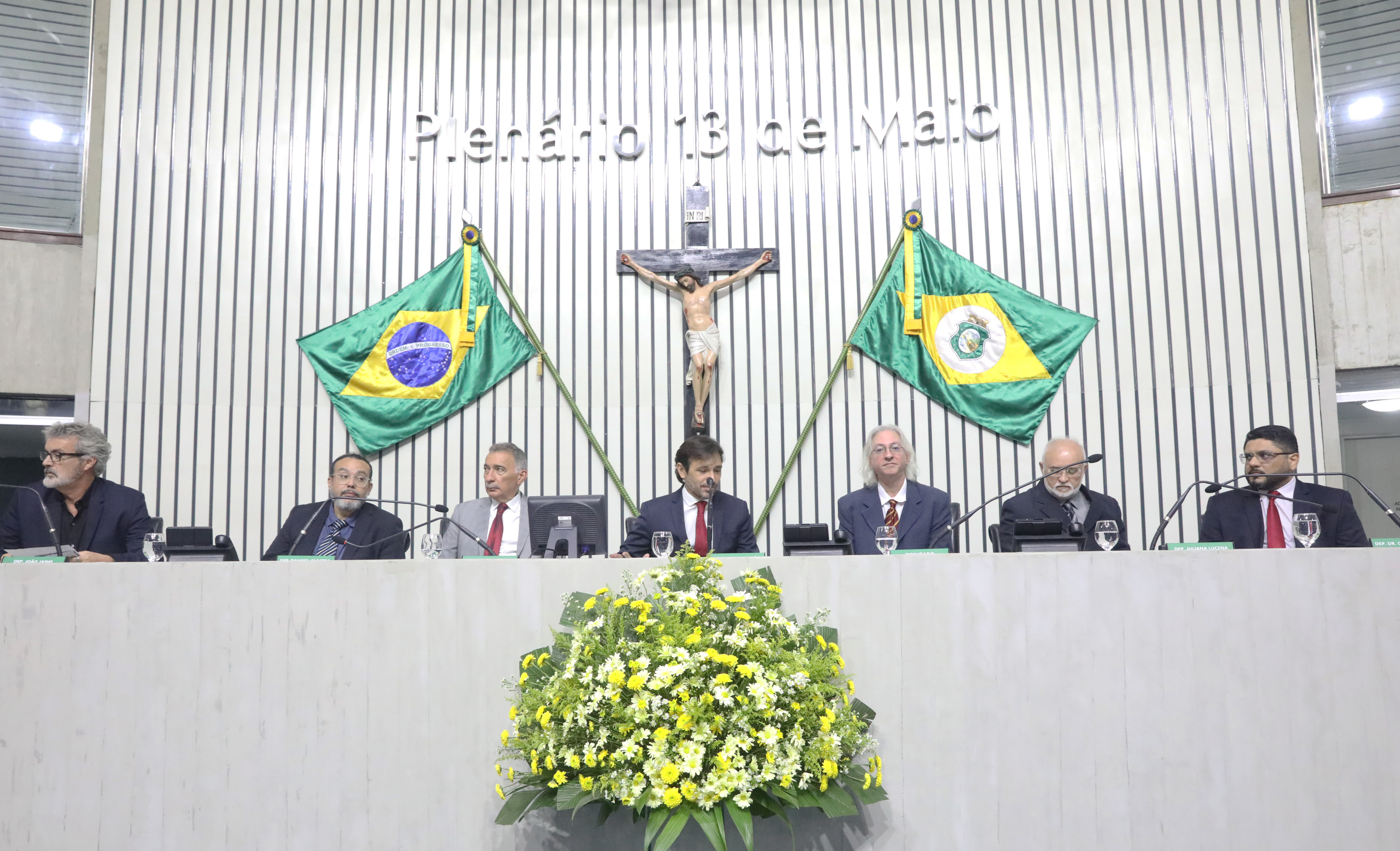 Legado de Demócrito Rocha é celebrado em solenidade na Alece