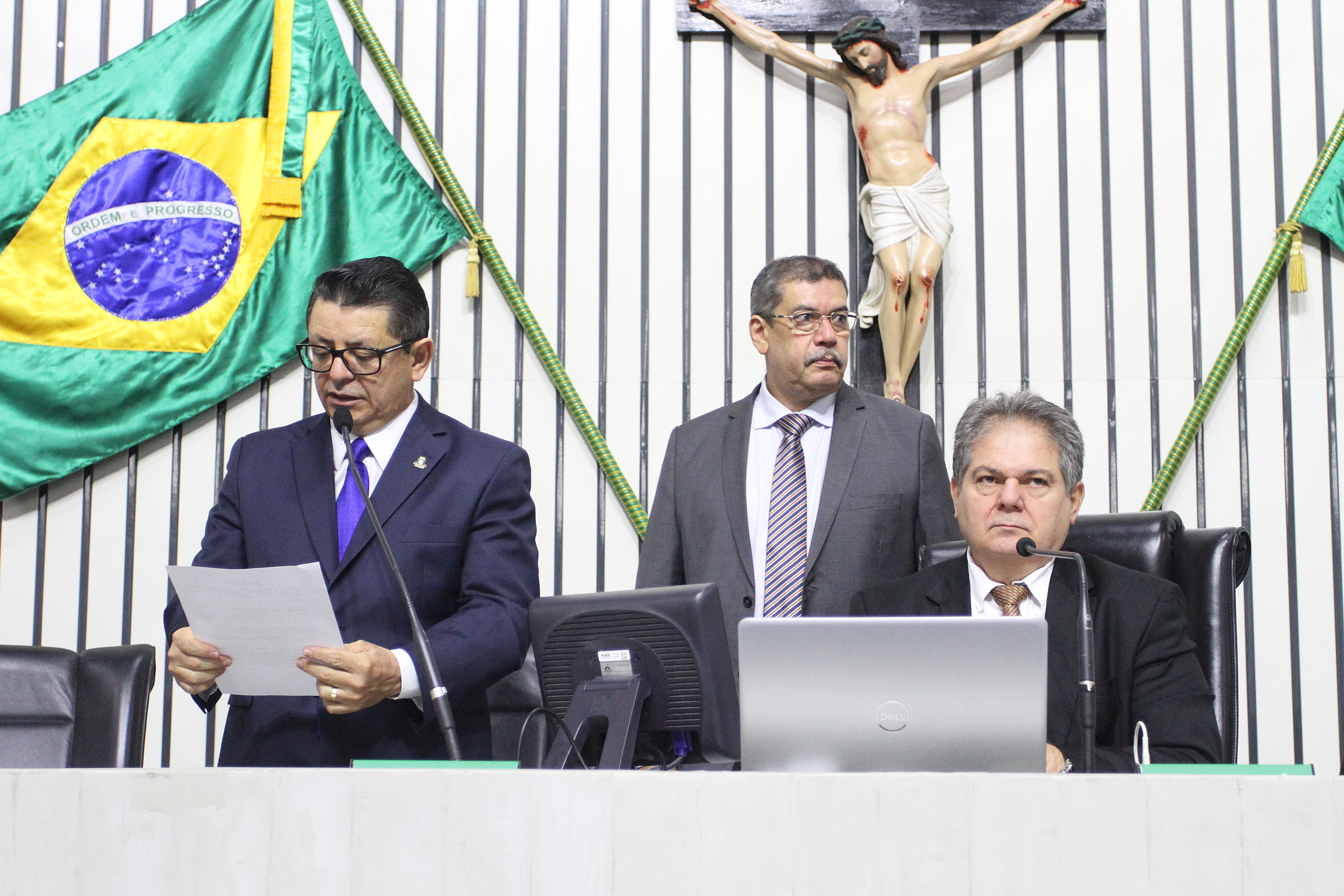 Alece realiza votação durante sessão legislativa desta quinta-feira