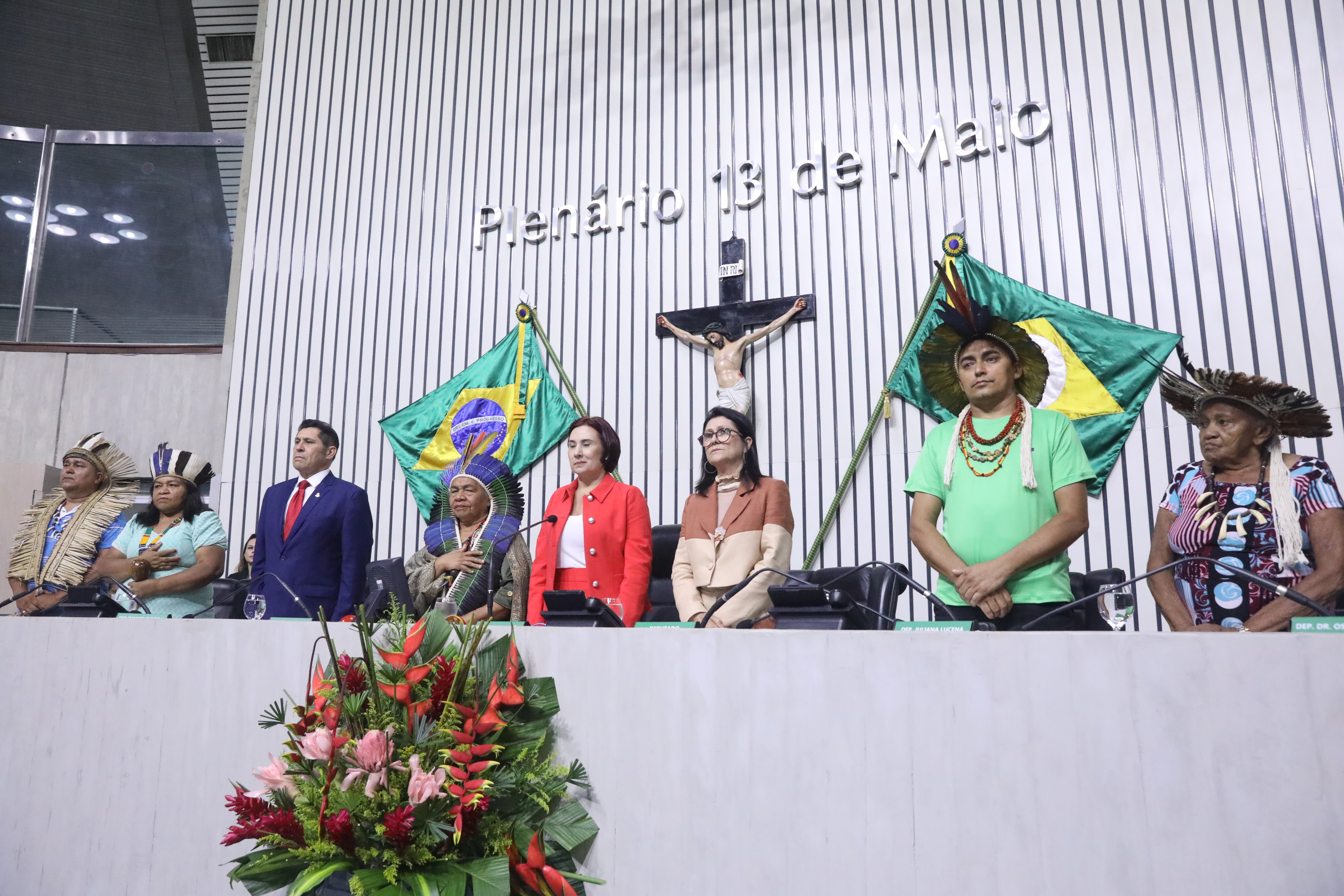 Luta dos povos indígenas é reconhecida em solenidade na Alece