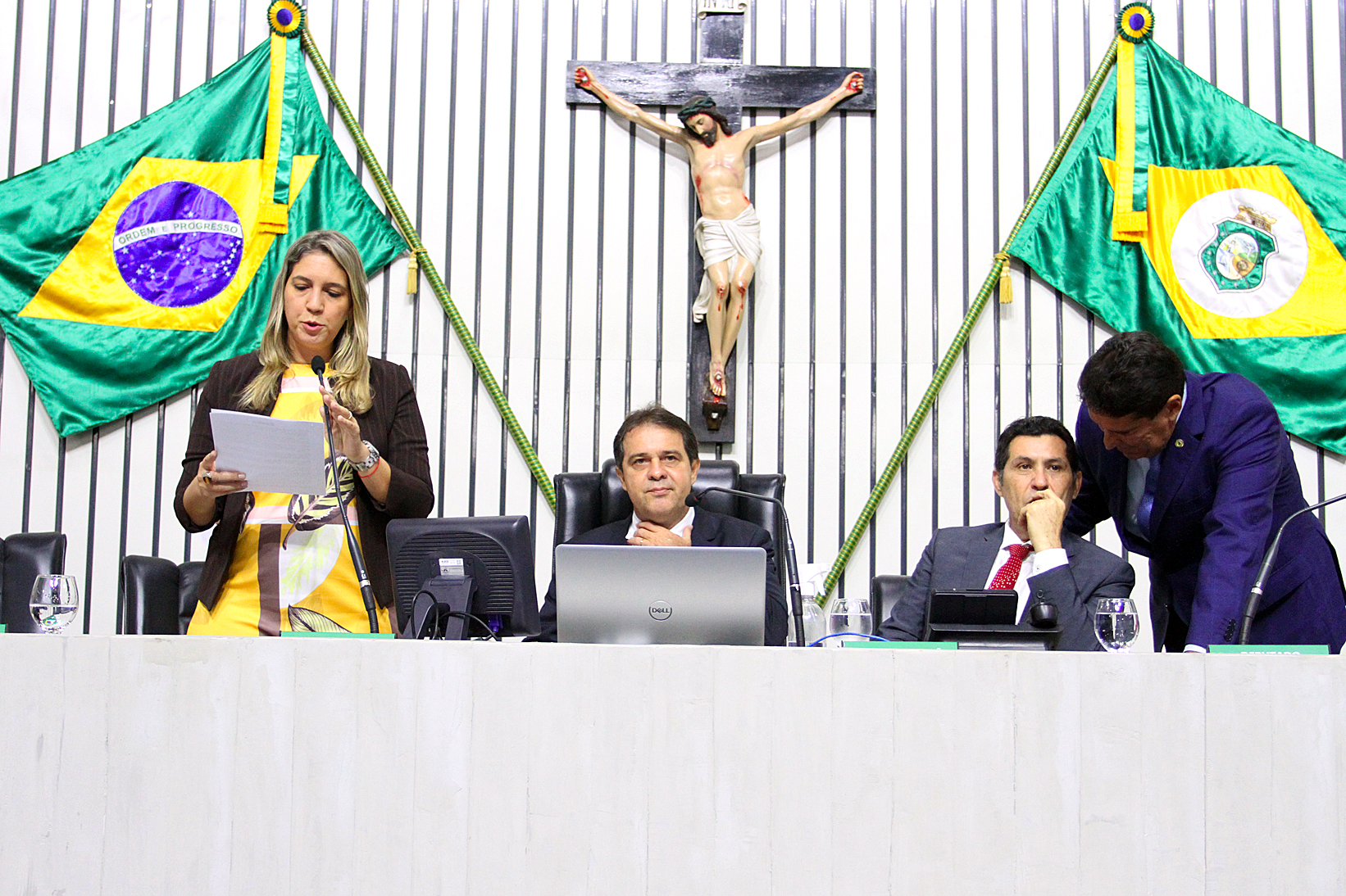 Leitura do expediente da sessão legislativa desta terça-feira