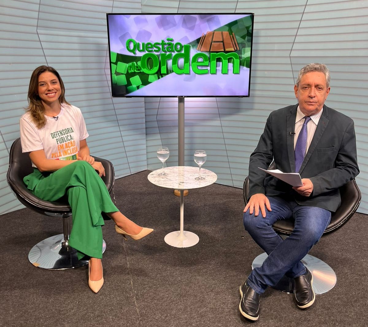 Defensora Pública Kelviane Barros e jornalista Renato Abreu