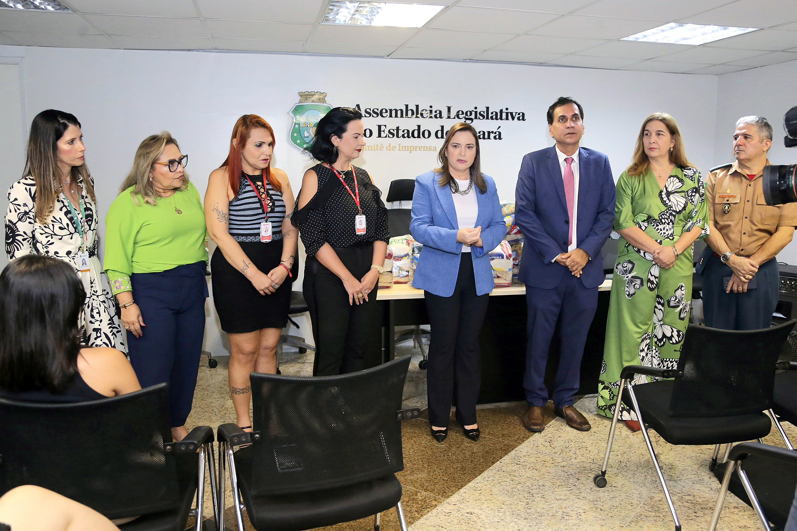 Primeira-dama, Cristiane Leitão agradece doação de alimentos do Centro Universitário Inta (Uninta)