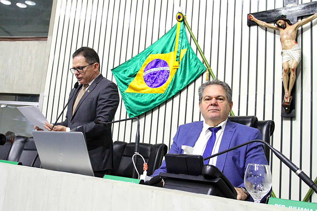 Leitura do expediente da sessão legislativa desta terça-feira