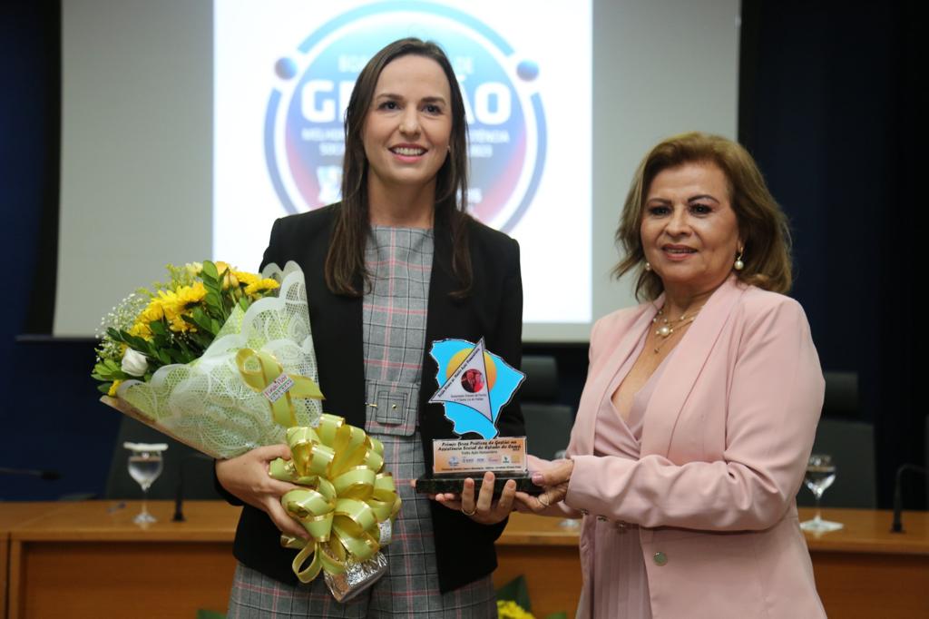 Mulheres no Parlamento destaca premiação por boas práticas na assistência social