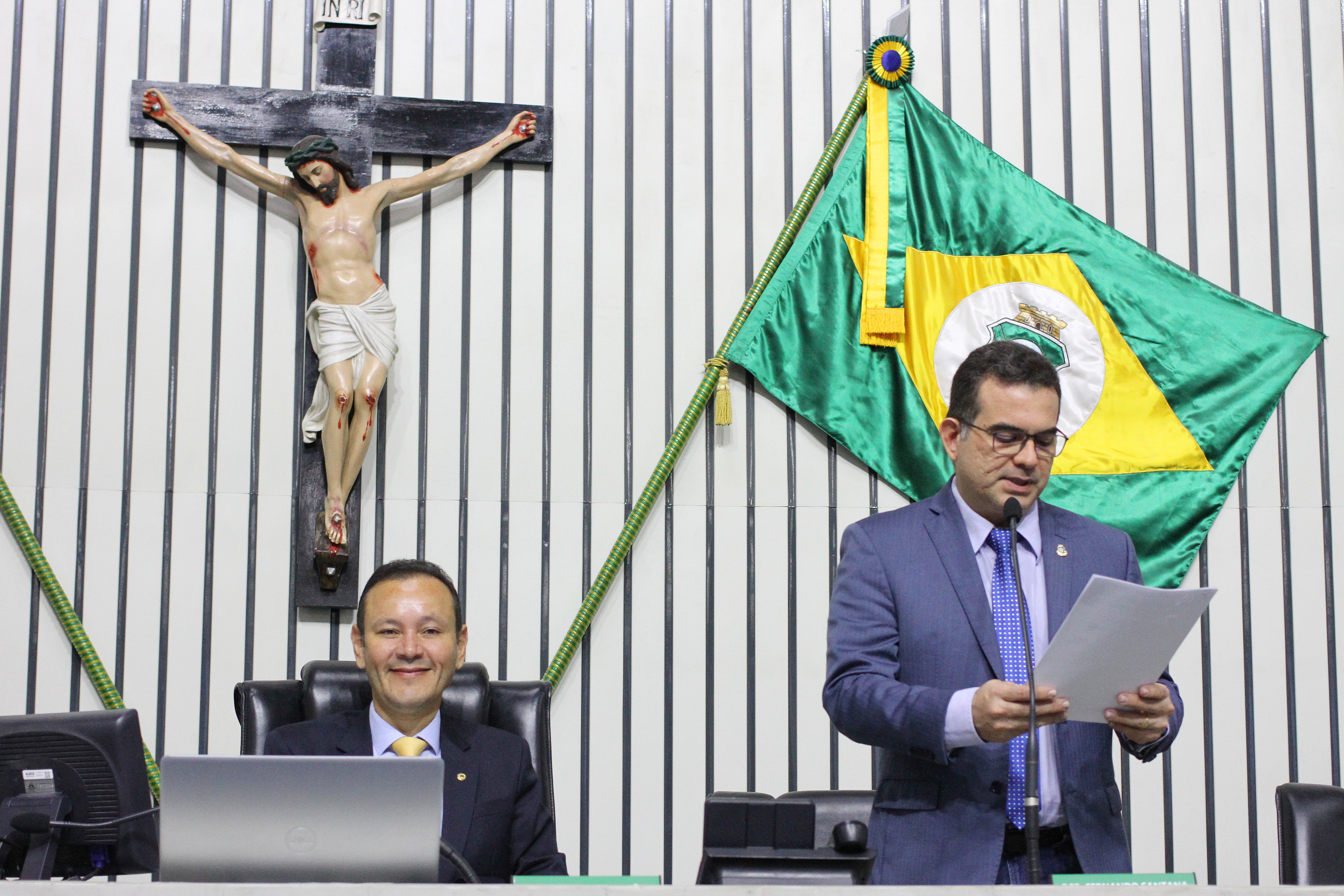 Leitura do expediente da sessão legislativa desta sexta-feira