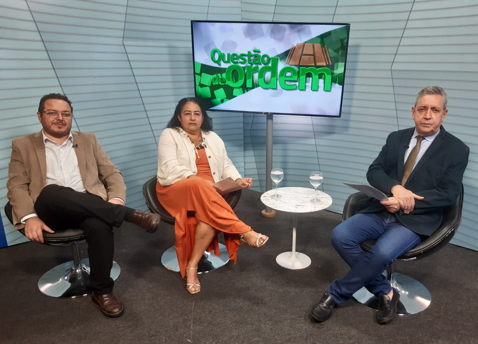 Professor universitário Cleyton Monte, diretora-acadêmica da Unipace, Lídia Lourinho e jornalista Renato Abreu