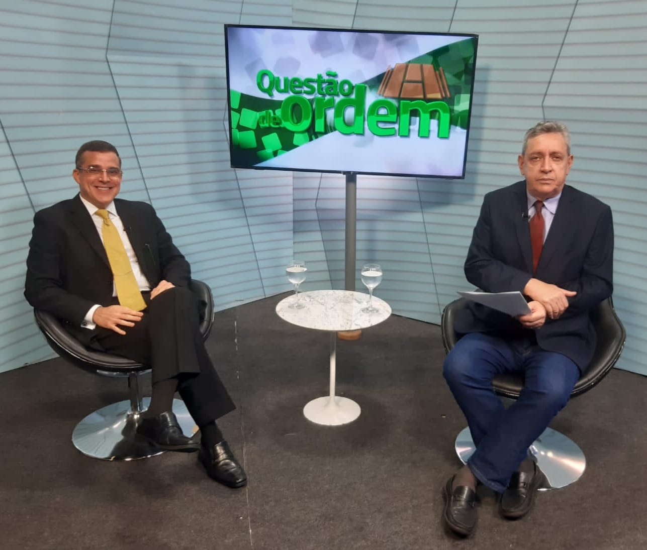 O presidente da Comissão de Gestão Jurídica Estratégica da OAB-CE, Alexandre Aguiar Maia, e o jornalista Renato Abreu