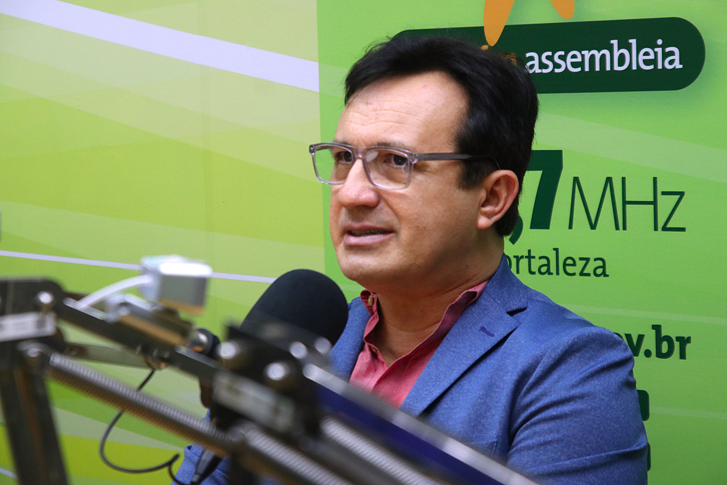 Conexão Assembleia recebe o reitor da UFC, Custódio Almeida