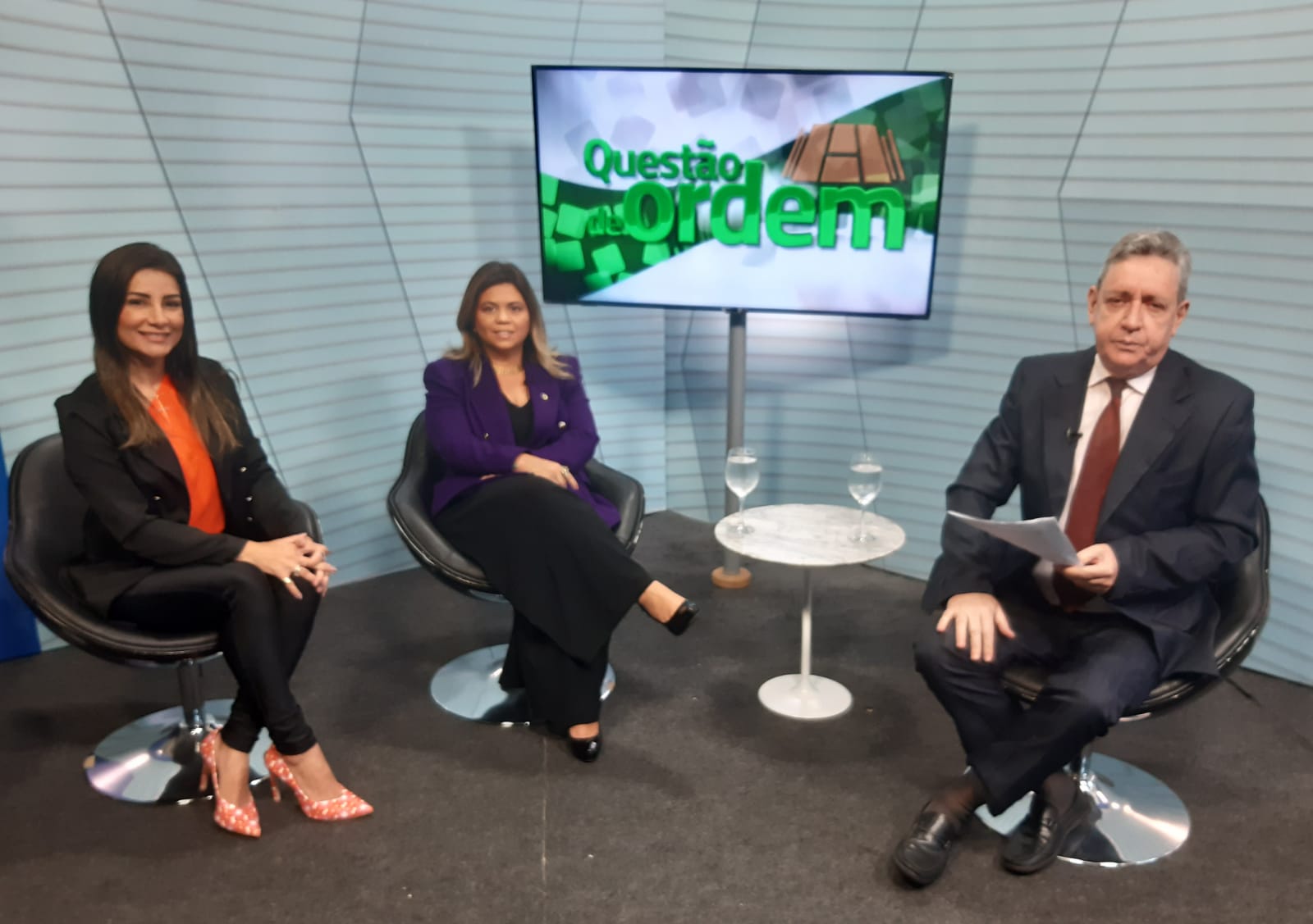 Ana Carolinna Alencar e Ludiana façanha Rosa, e o jornalista Renato