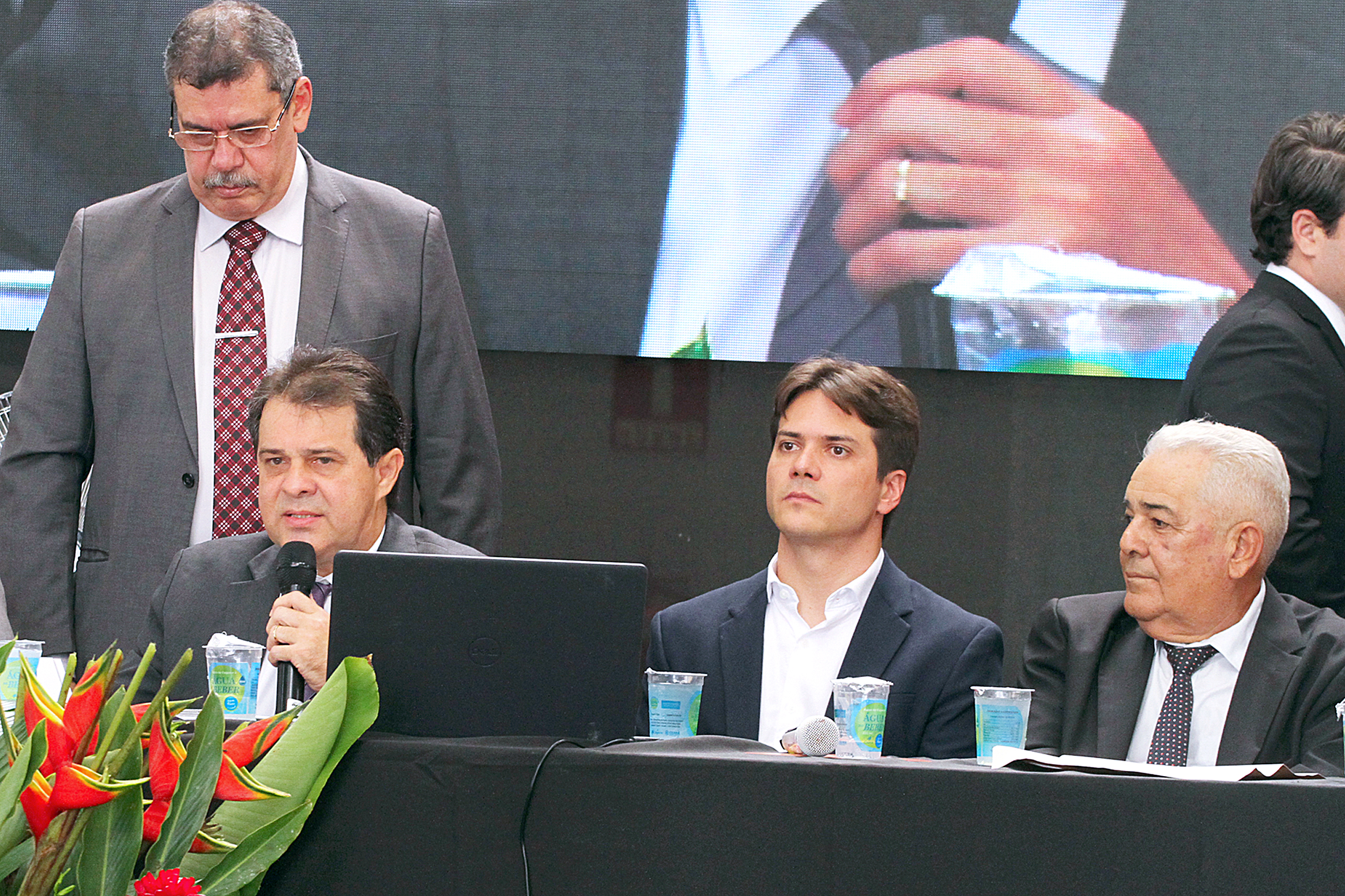 presidente da Alece, deputado Evandro Leitão (PDT), fala durante sessão plenária itinerante em Baturité