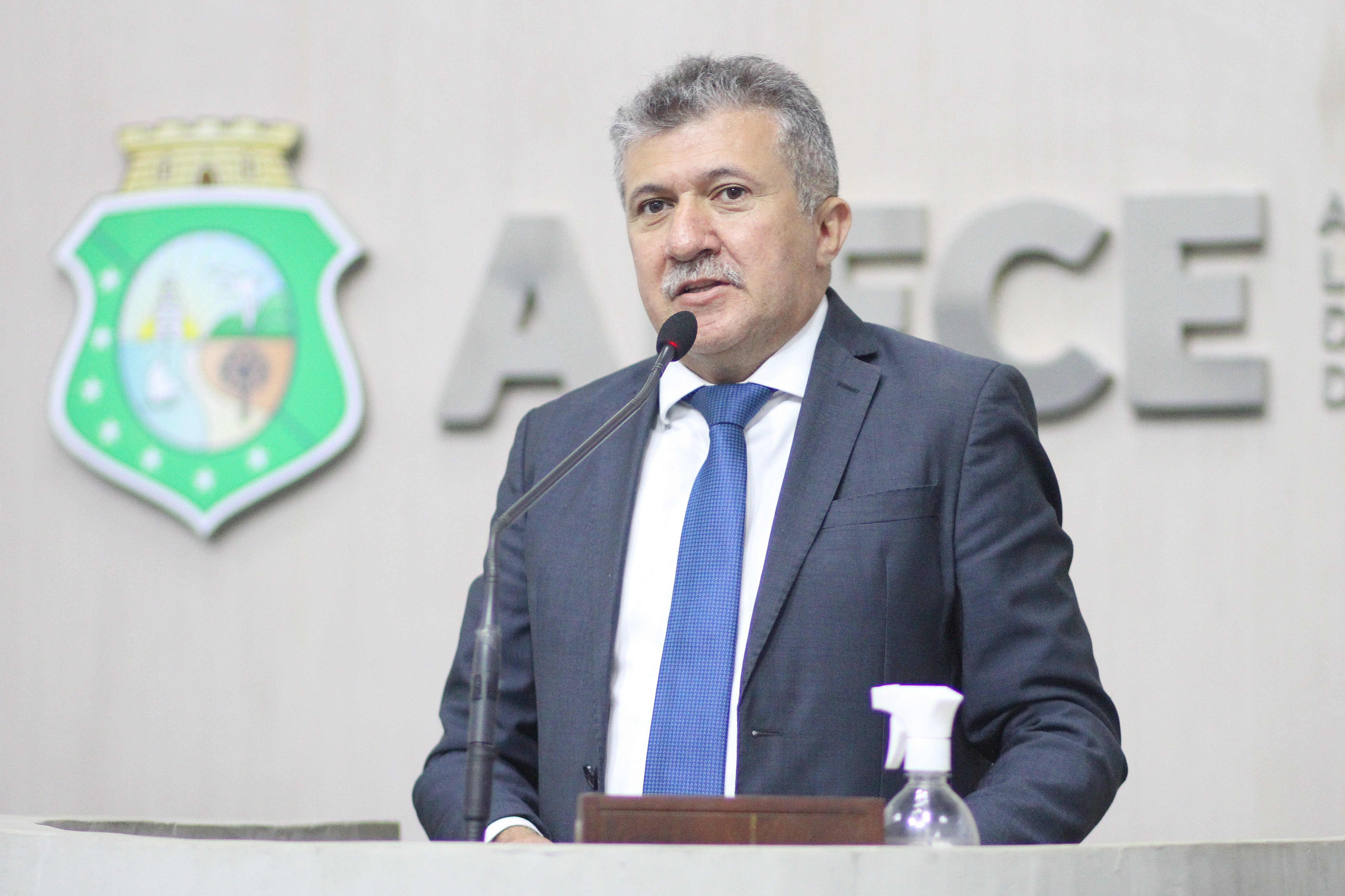 Antônio Henrique celebra índices de Fortaleza na geração de emprego