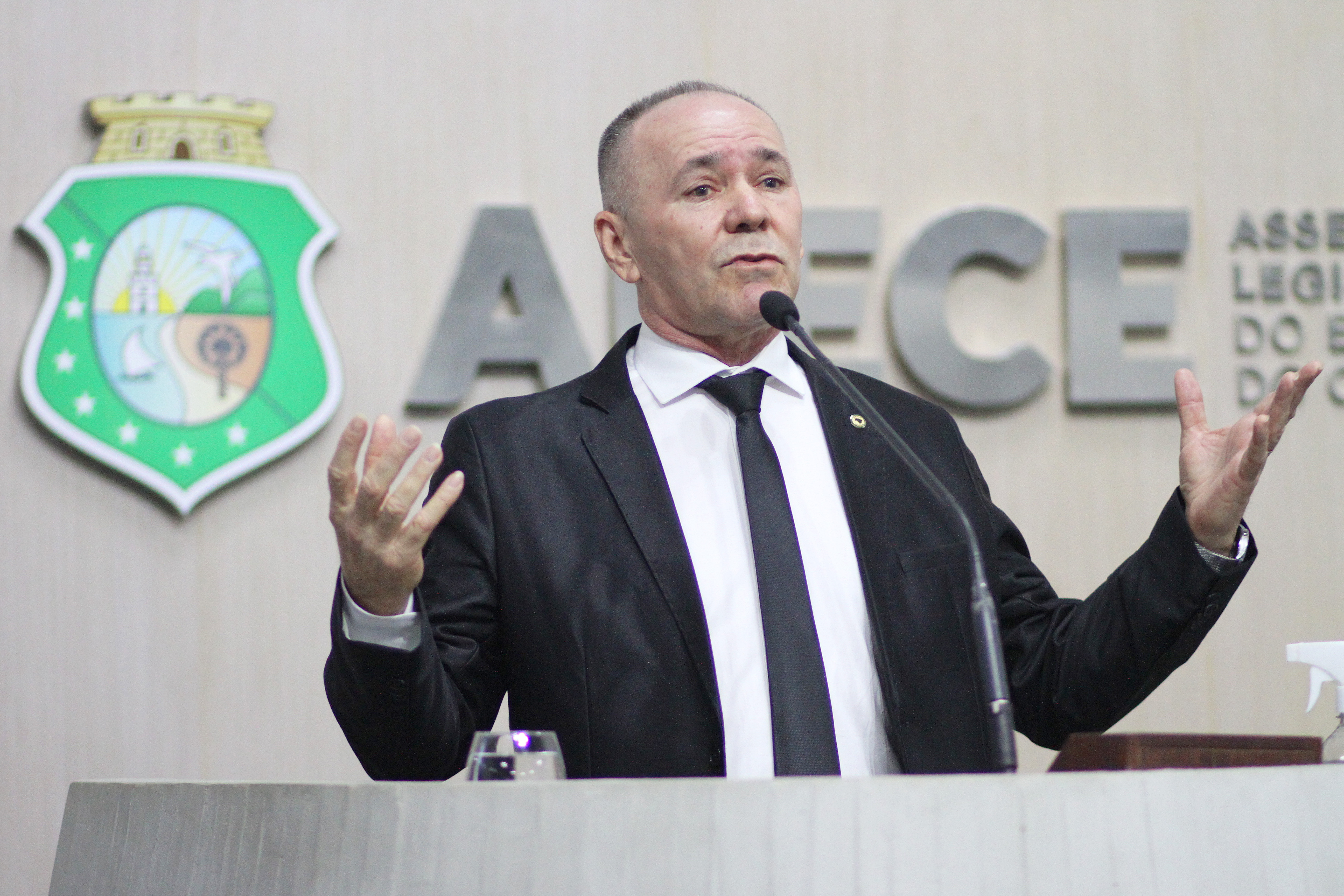 Dep. Alcides Fernandes ( PL )