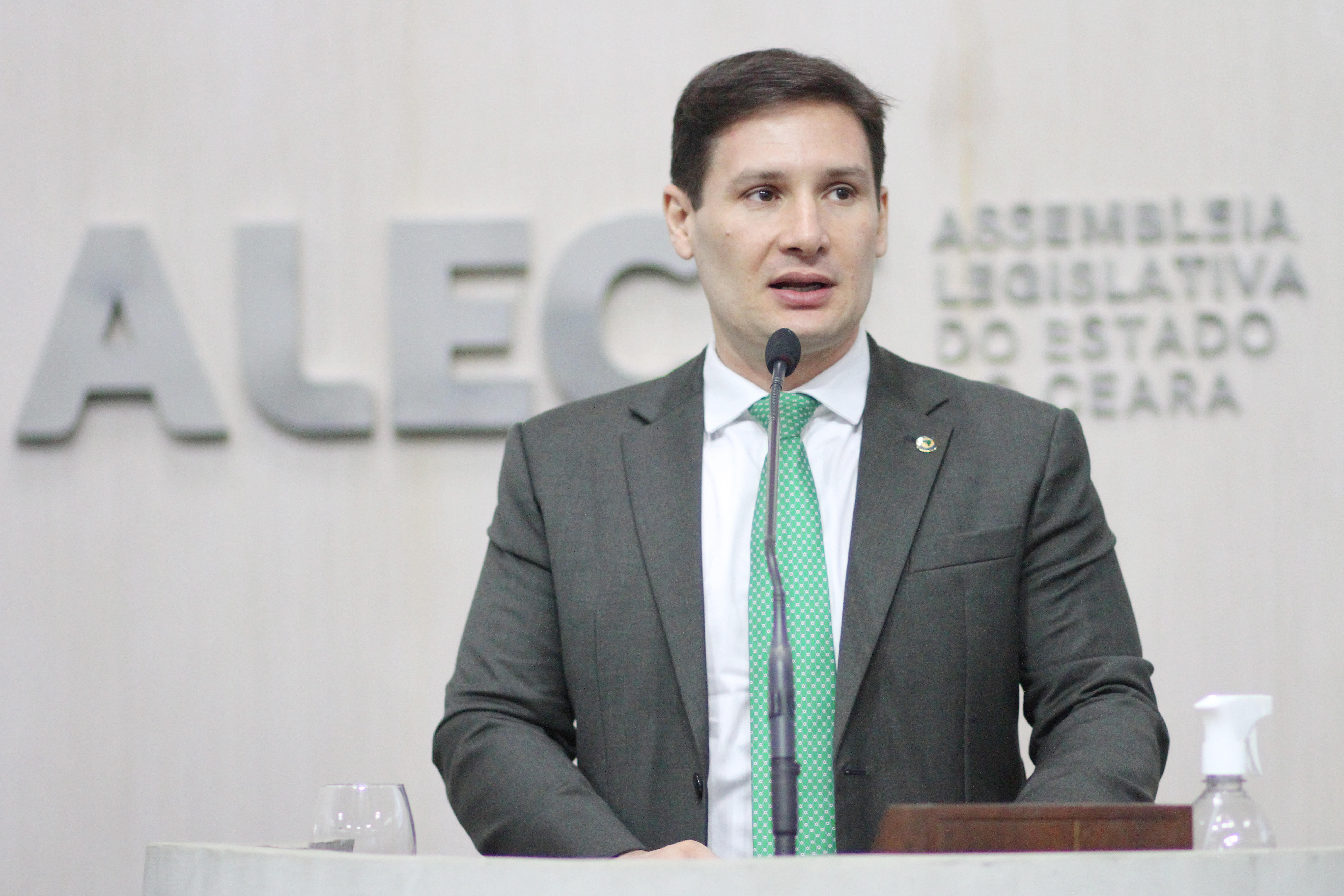 Dep. Marcos Sobreira ( PDT )