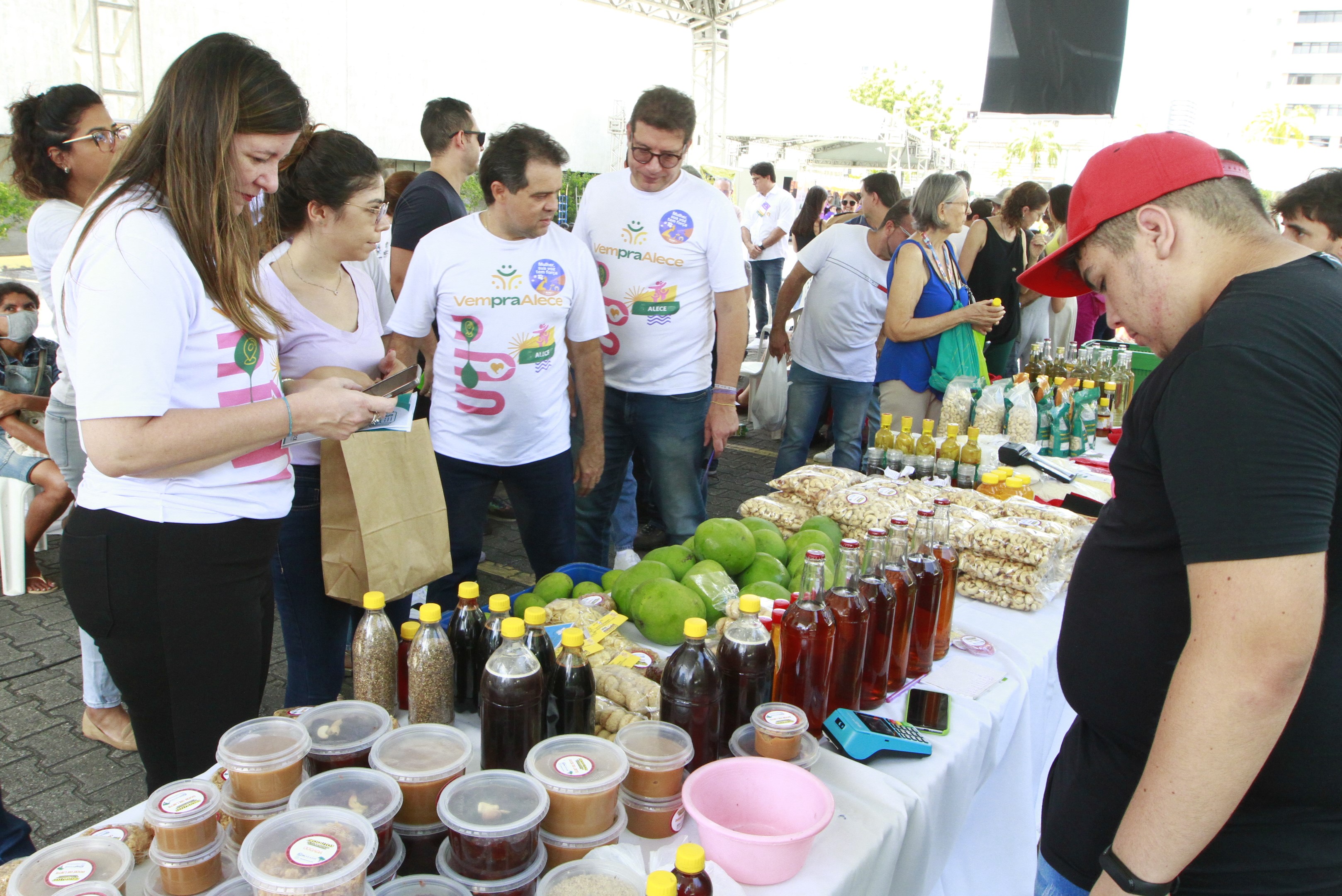 Projeto Vem pra Alece ofereceu serviços e atividades aproximando  a sociedade do Parlamento cearense