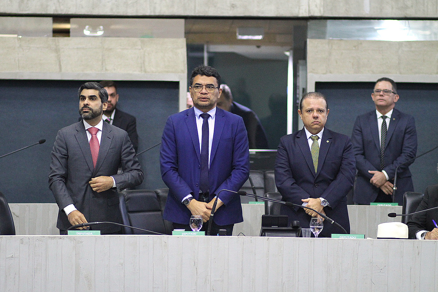 Minuto de silêncio, durante a sessão plenária