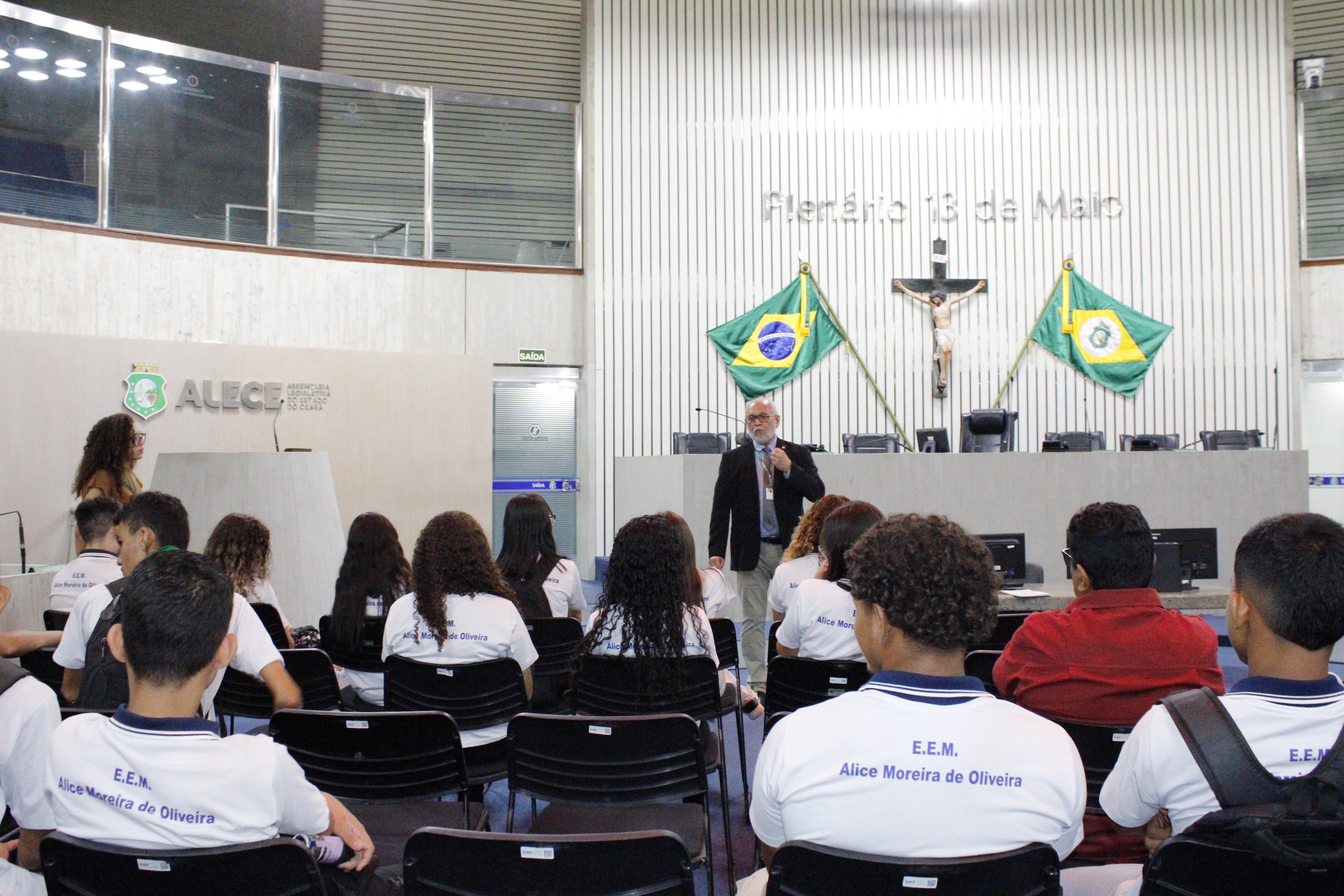 : Estudantes da Escola Alice Moreira de Oliveira visitam a Assembleia