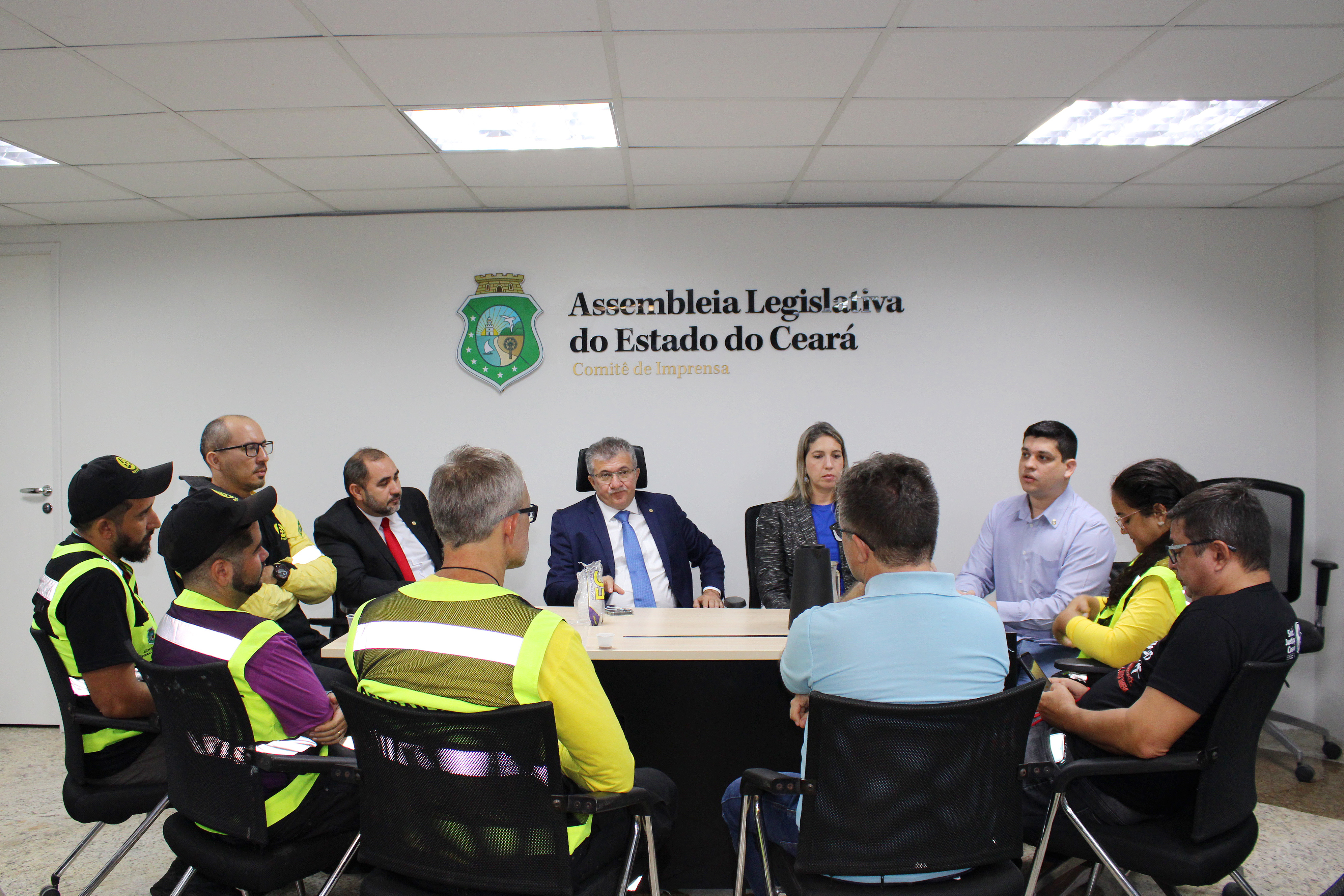 Servidores do Detran pedem apoio a deputados para dialogar com Governo