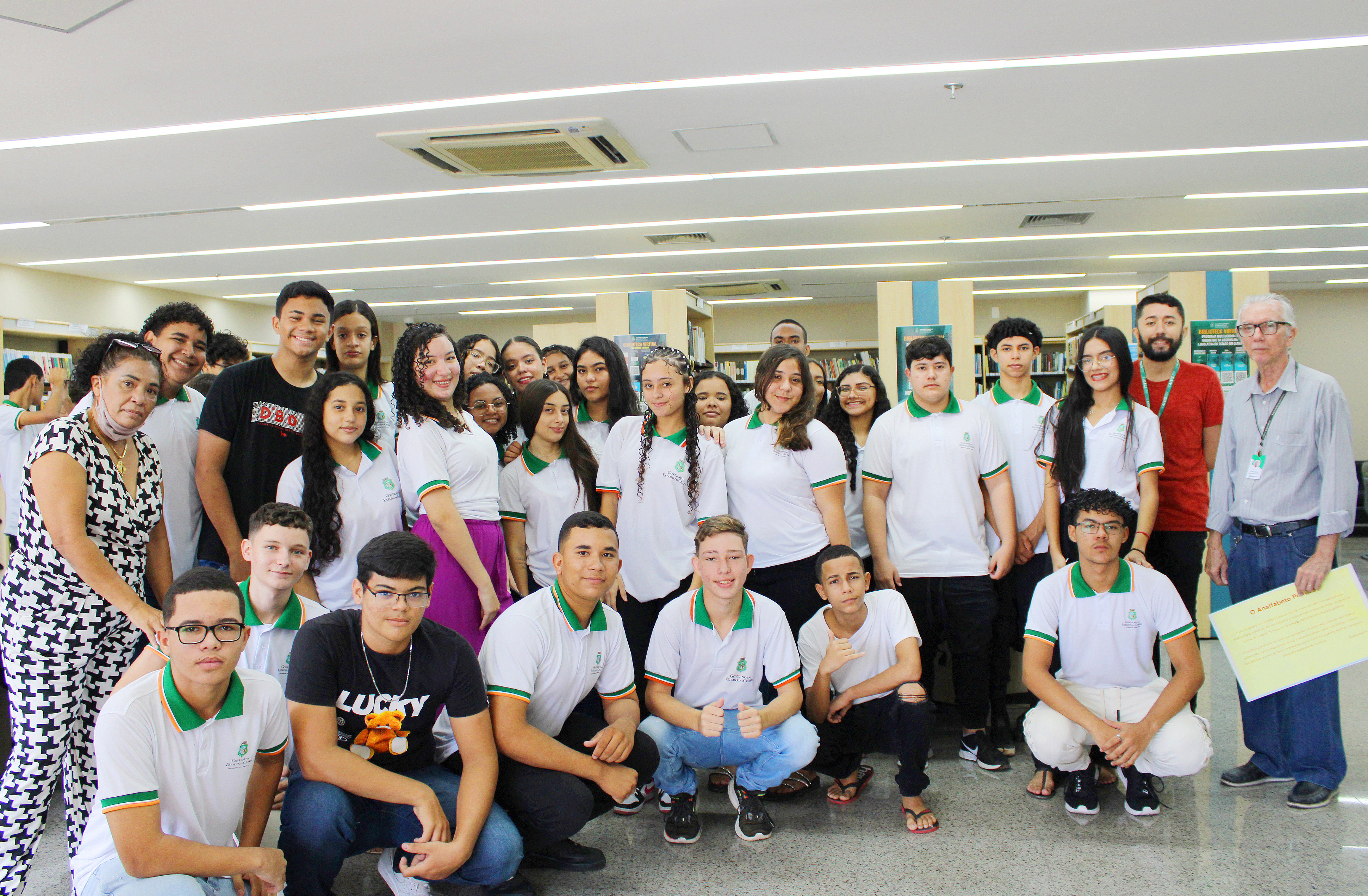 Alunos de escolas de Aquiraz e Fortaleza visitam a Alece